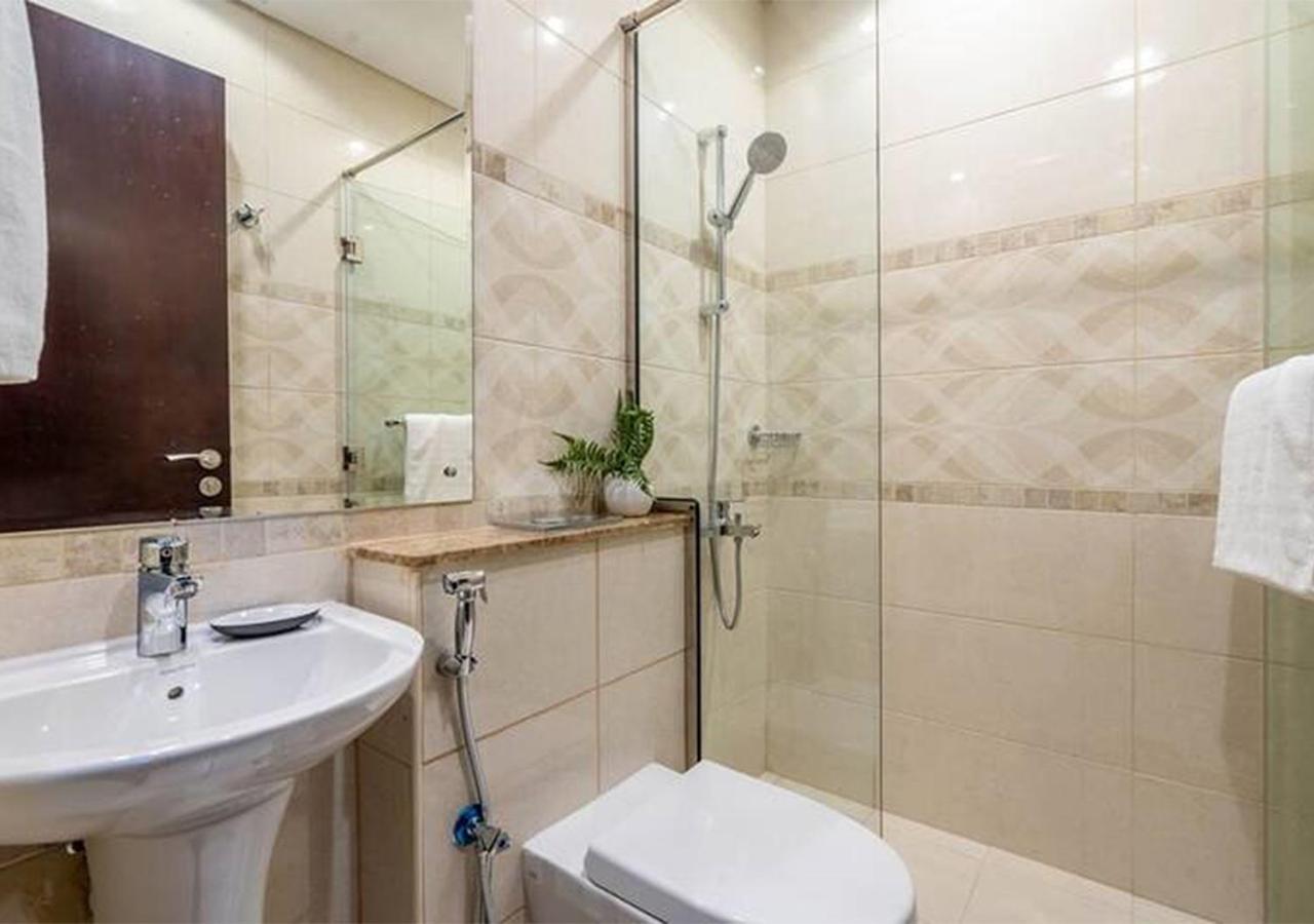 Apartment With Canal And Sea Views Close To Metro *