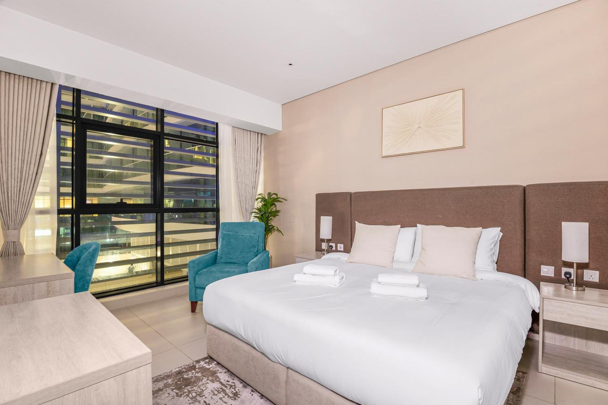 Apartment Palm Jumeirah Beachfront With Amazing Infinity Pool And Private *