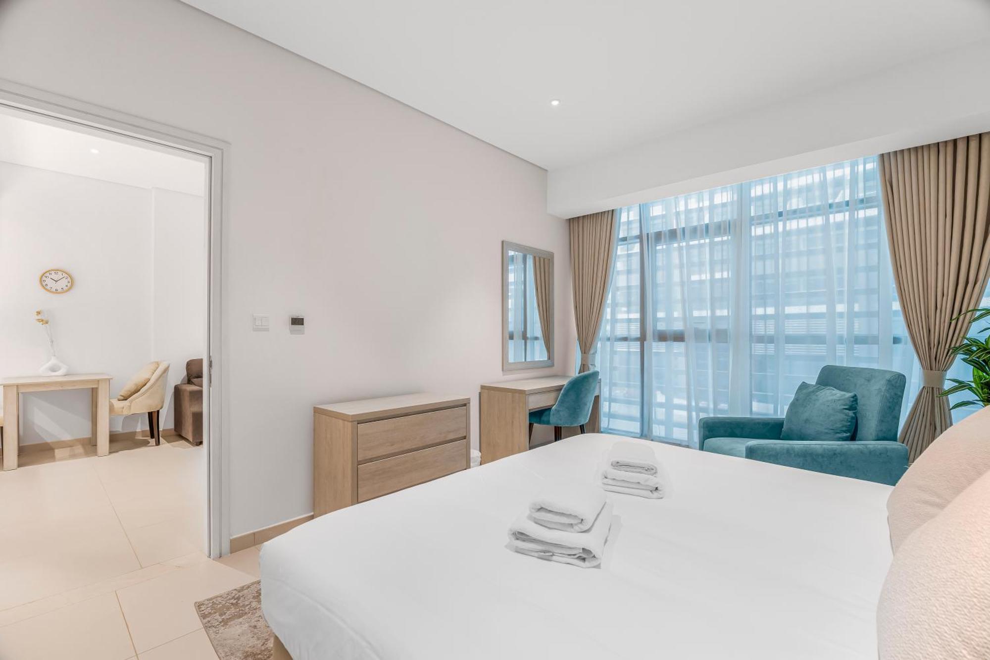 Palm Jumeirah Beachfront With Amazing Infinity Pool And Private *