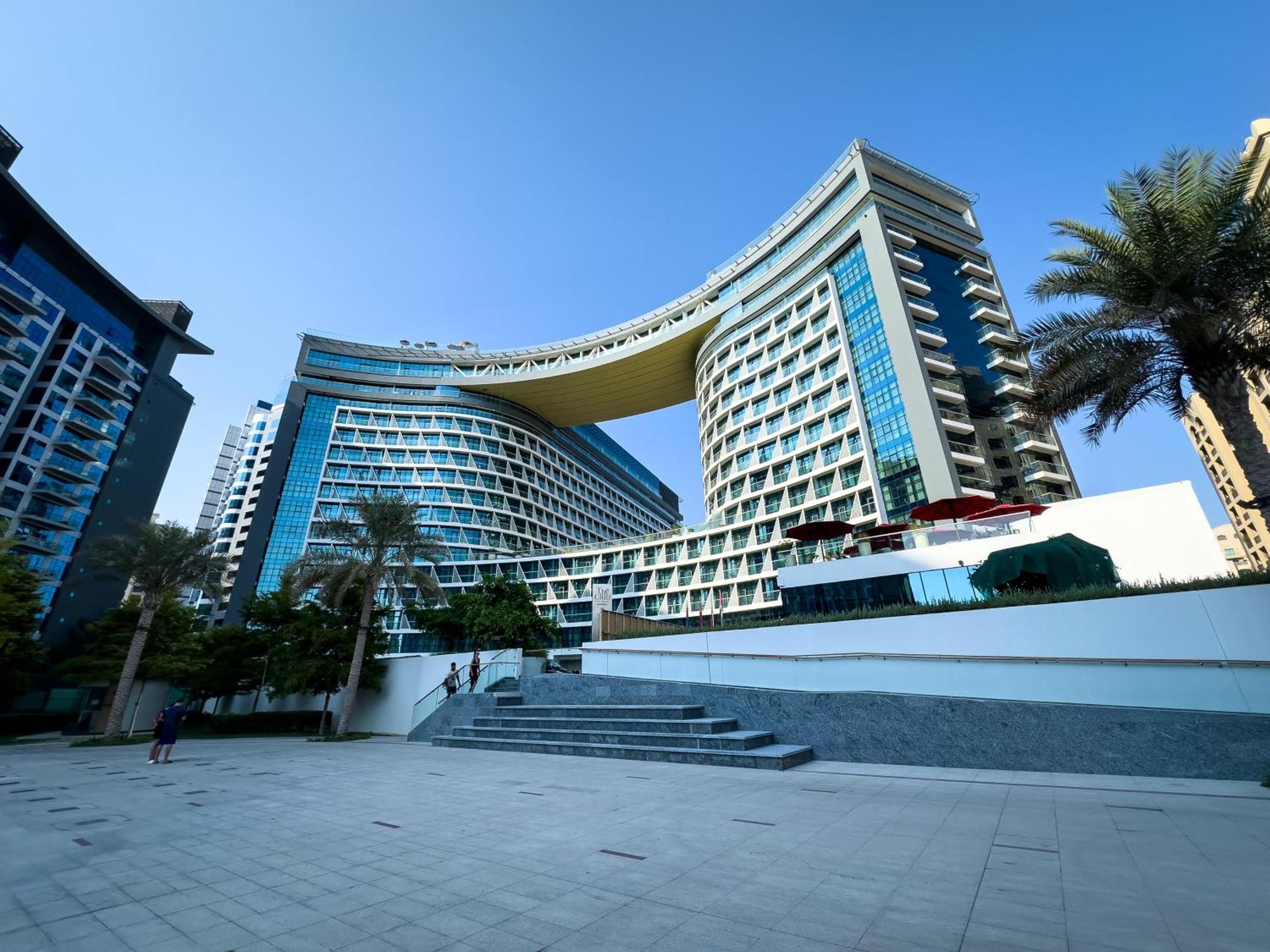 Palm Jumeirah Beachfront With Amazing Infinity Pool And Private