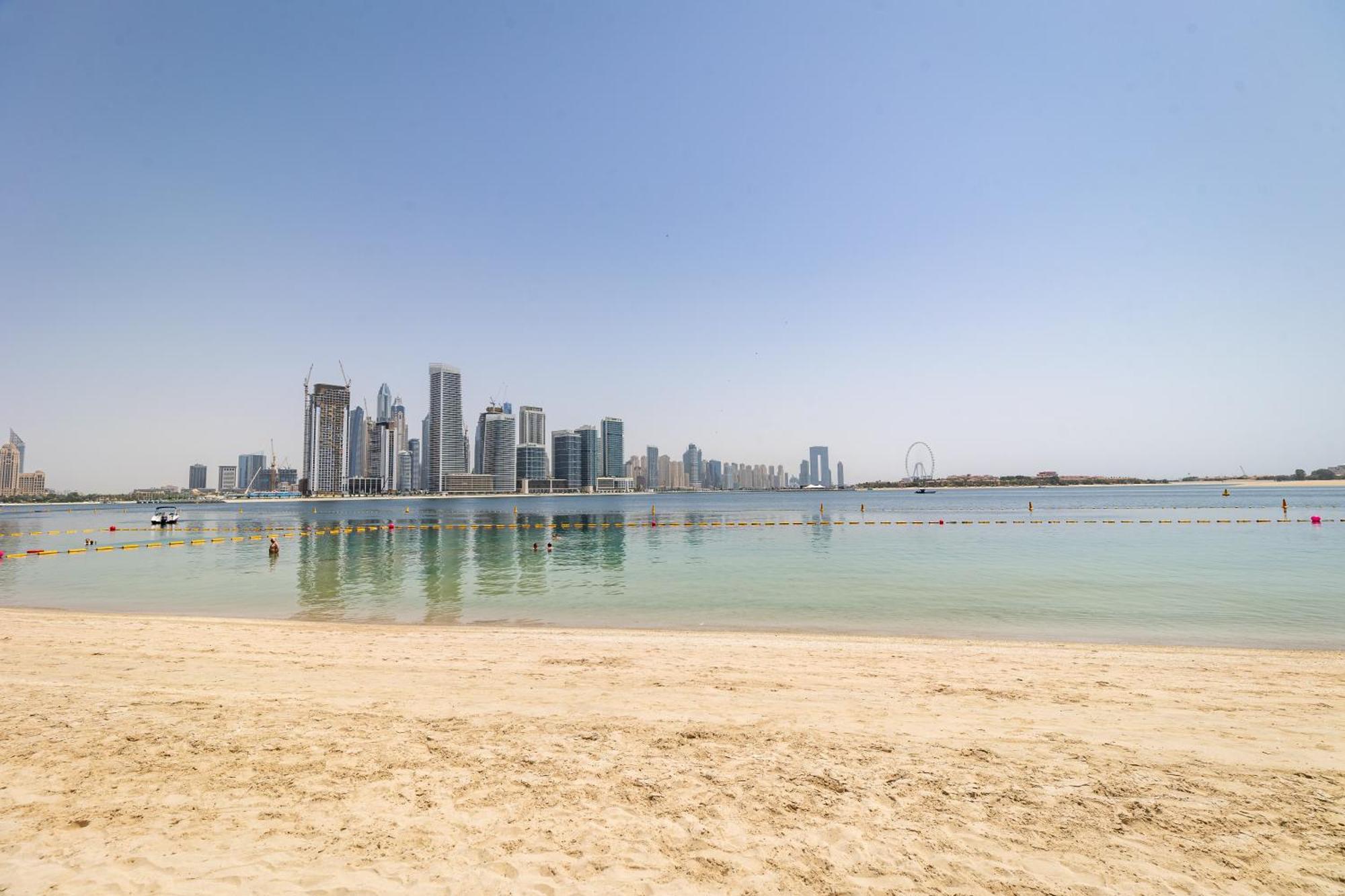 Apartment Palm Jumeirah Beachfront With Amazing Infinity Pool And Private