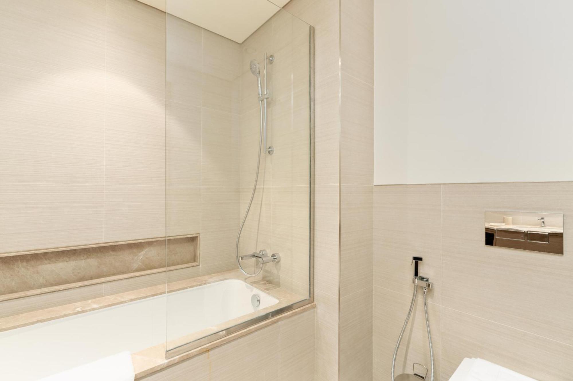 Grande 12 Opera District - Mesmerizing Full Burj & Fountain View Luxury Opera Unit * Dubai