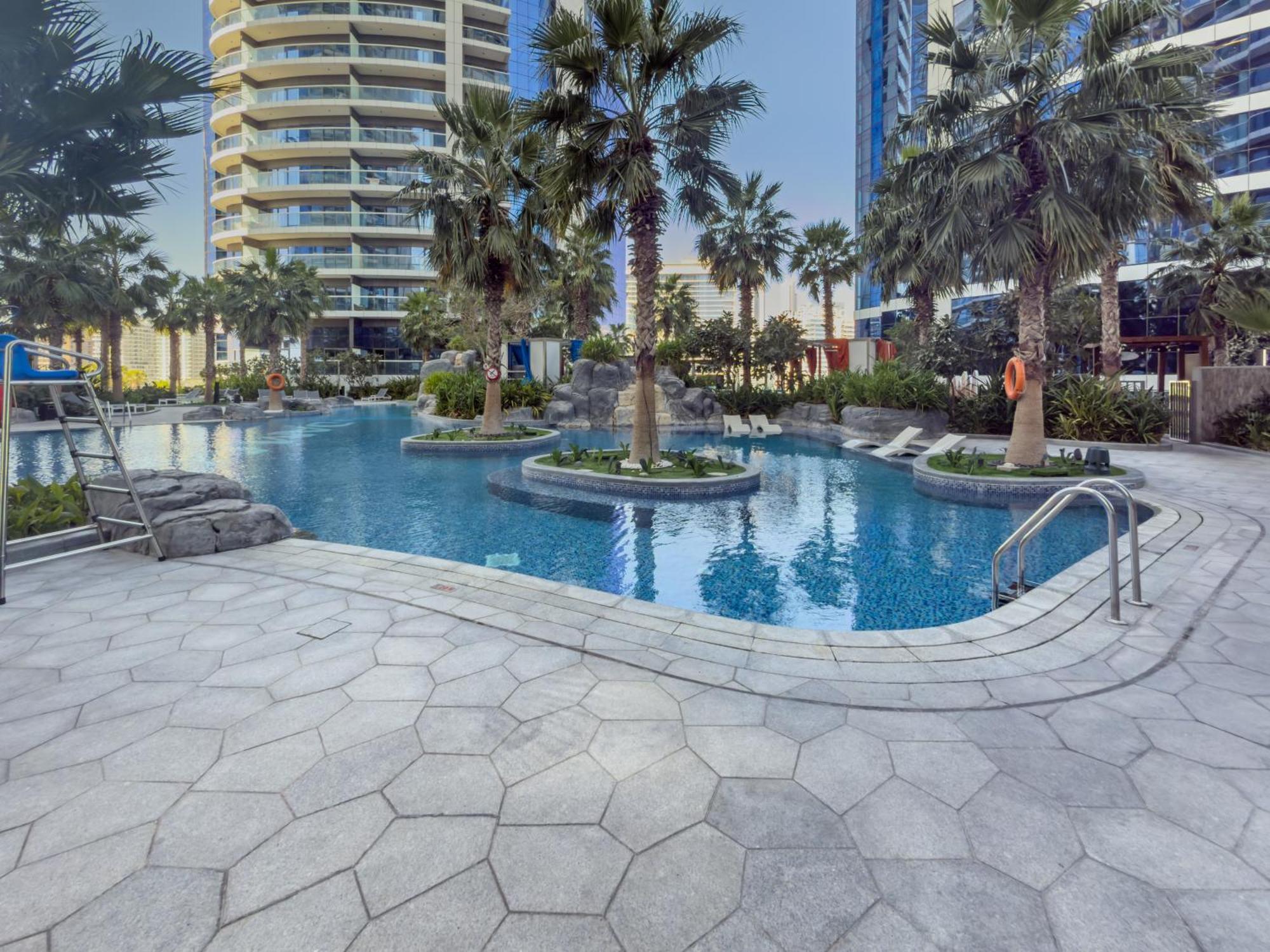 Luxury 2br With Burj Khalifa Views Pool & Gym