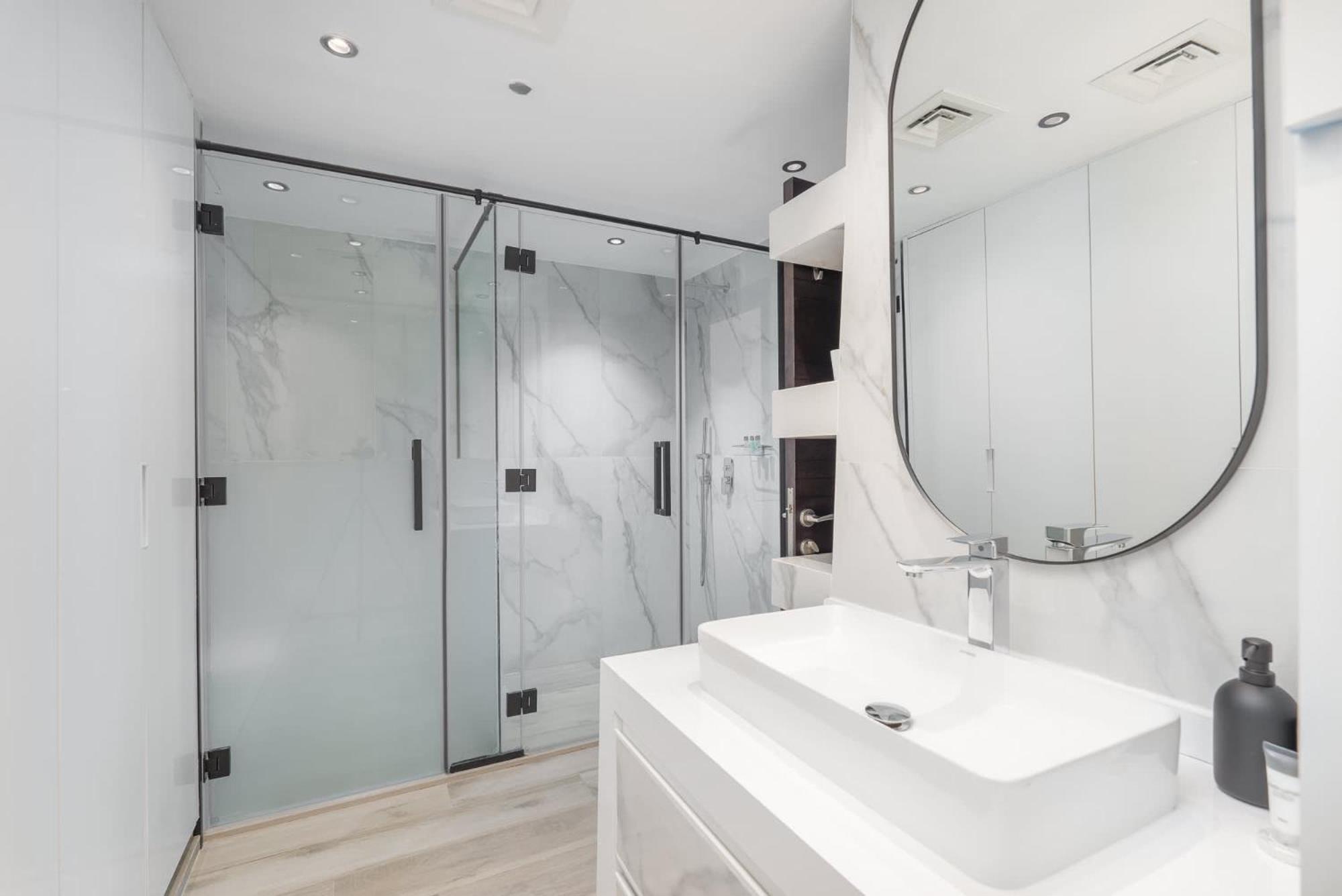 Apartment Luxury 4br In Marina With Stunning Palm Views