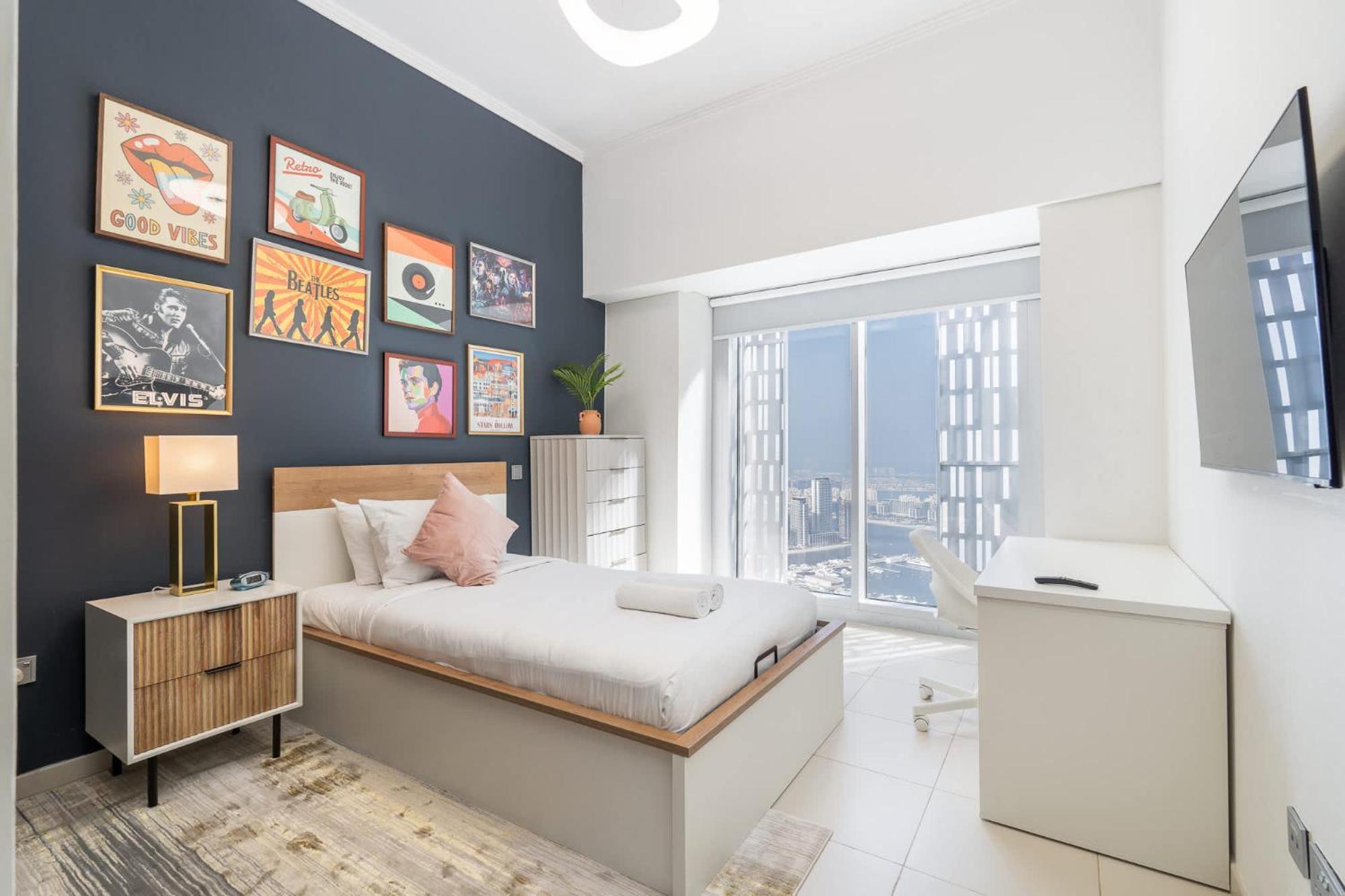 Luxury 4br In Marina With Stunning Palm Views Dubai
