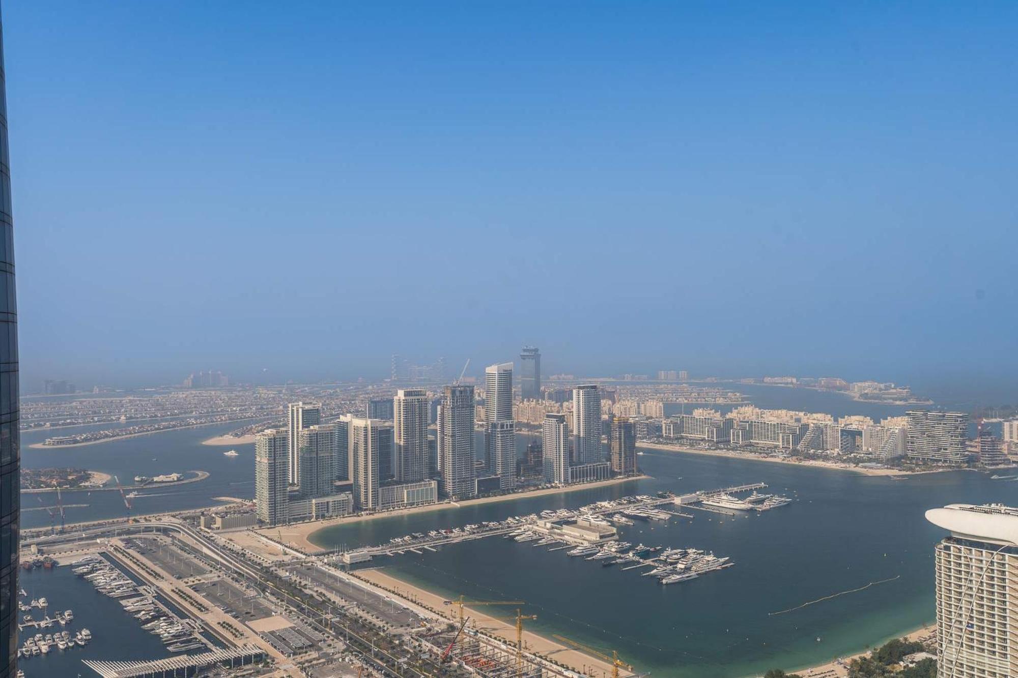 Luxury 4br In Marina With Stunning Palm Views Dubai