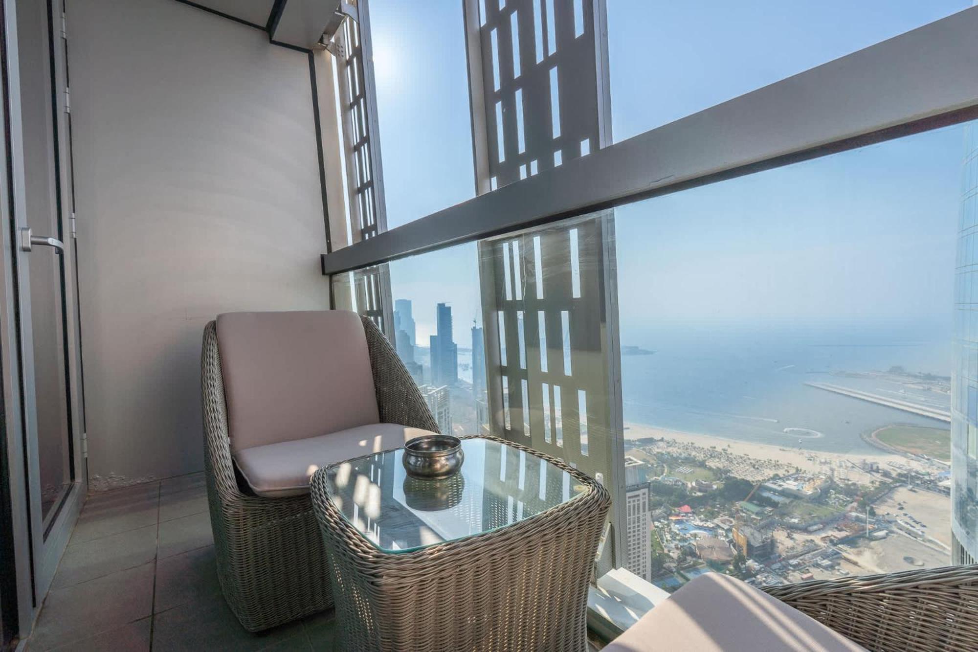 Apartment Luxury 4br In Marina With Stunning Palm Views