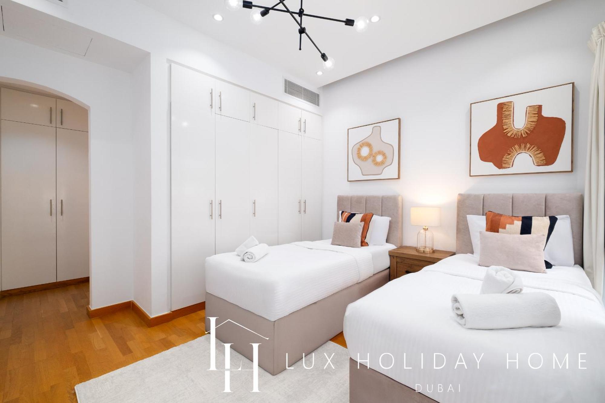 Lux The Meadows 5 Bed Dubai