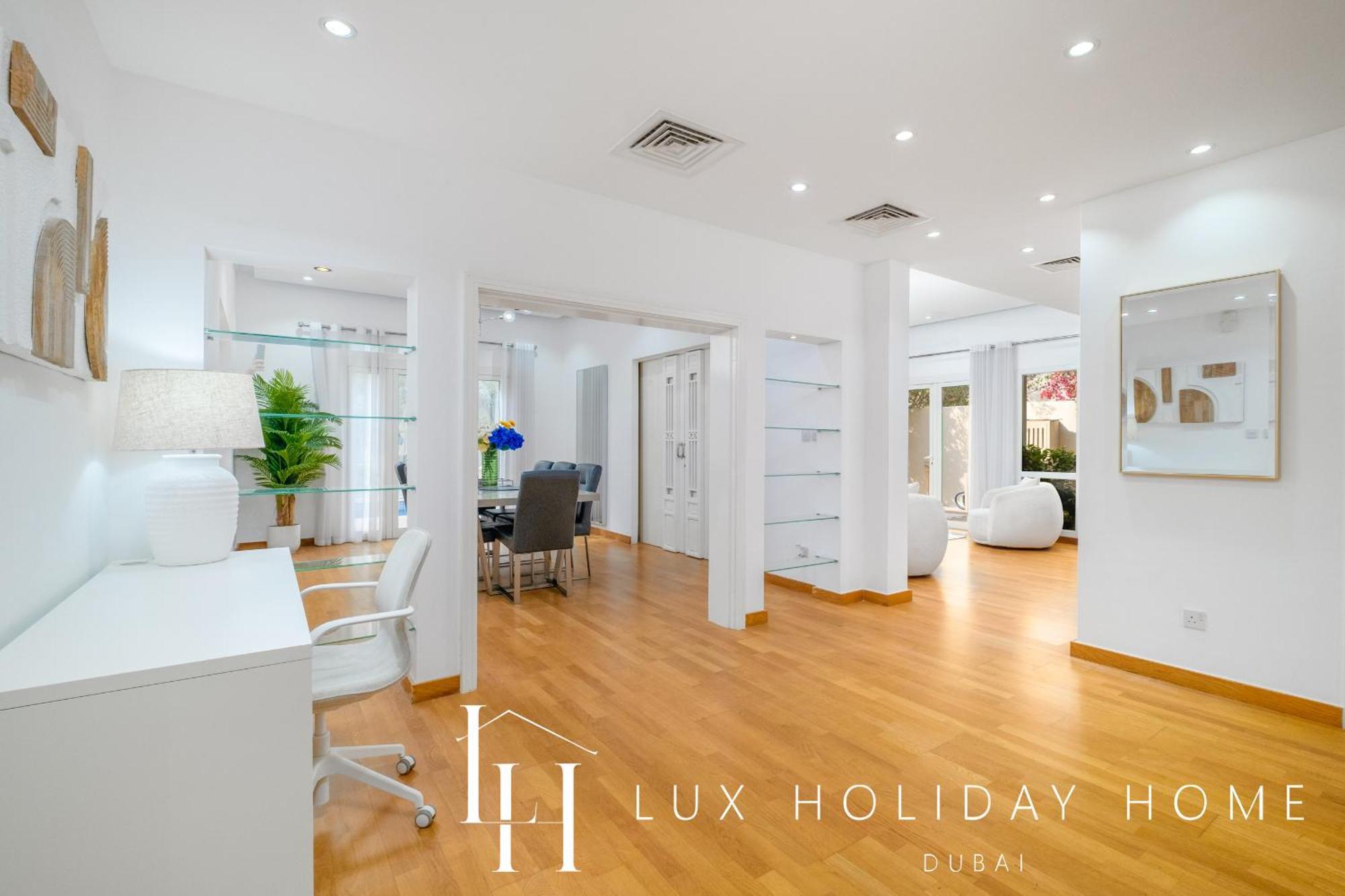 Villa Lux The Meadows 5 Bed