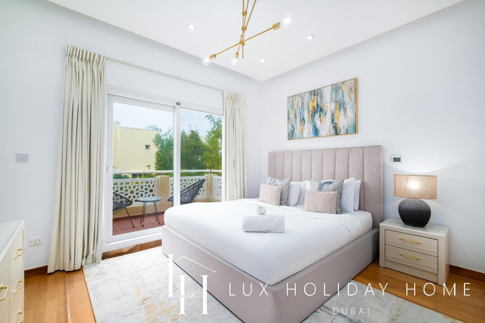 Lux The Meadows 5 Bed Dubai