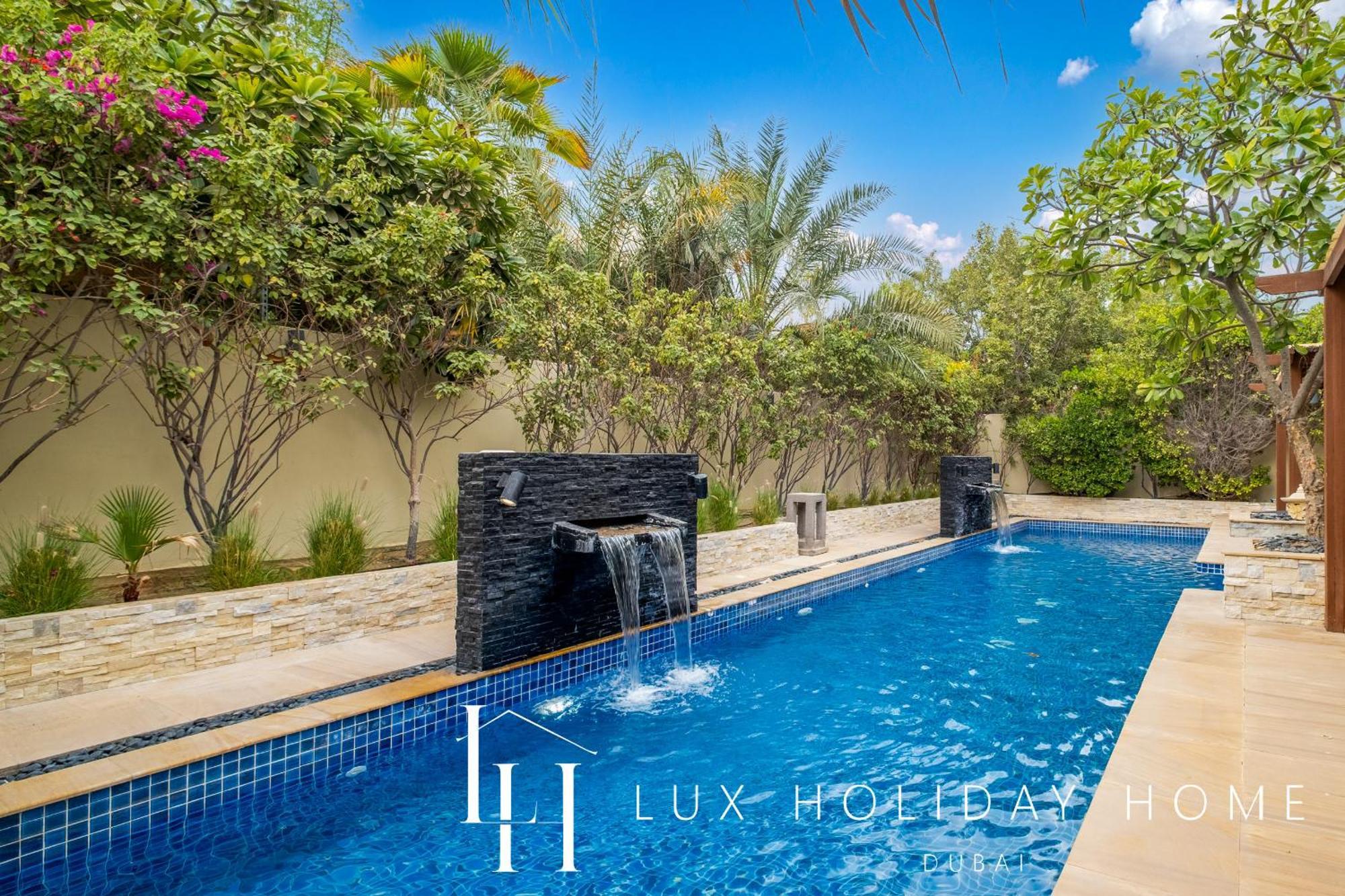Lux The Meadows 5 Bed * Dubai