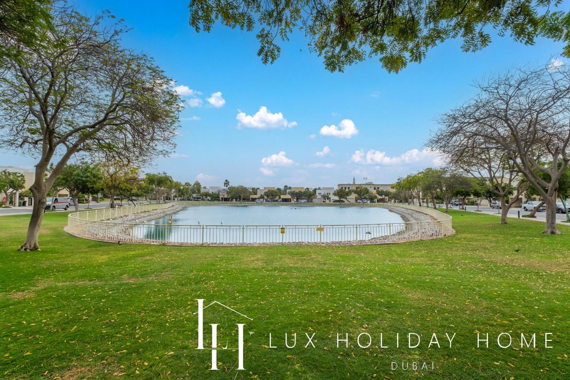 Villa Lux The Meadows 5 Bed Dubai