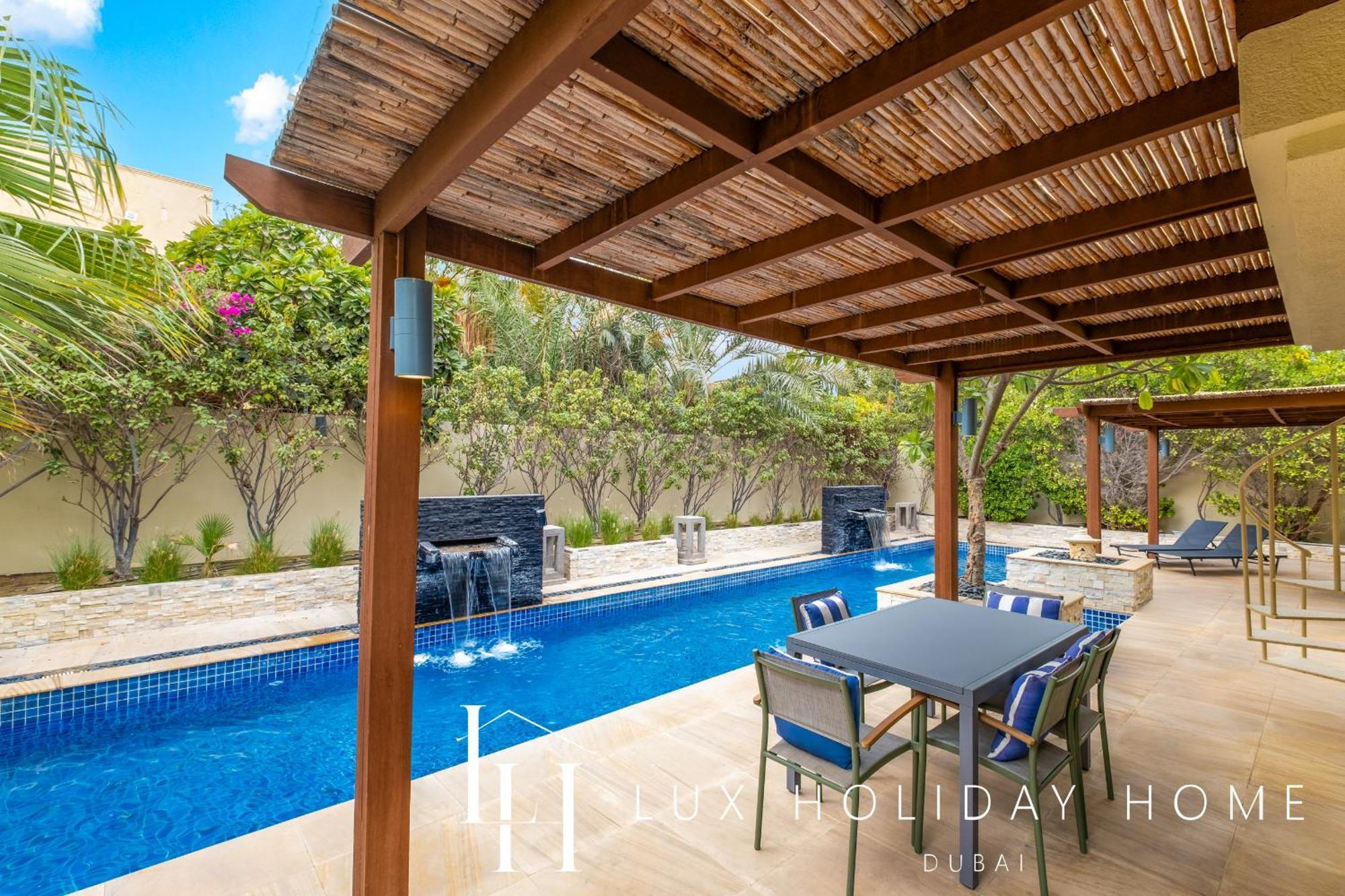 Villa Lux The Meadows 5 Bed *
