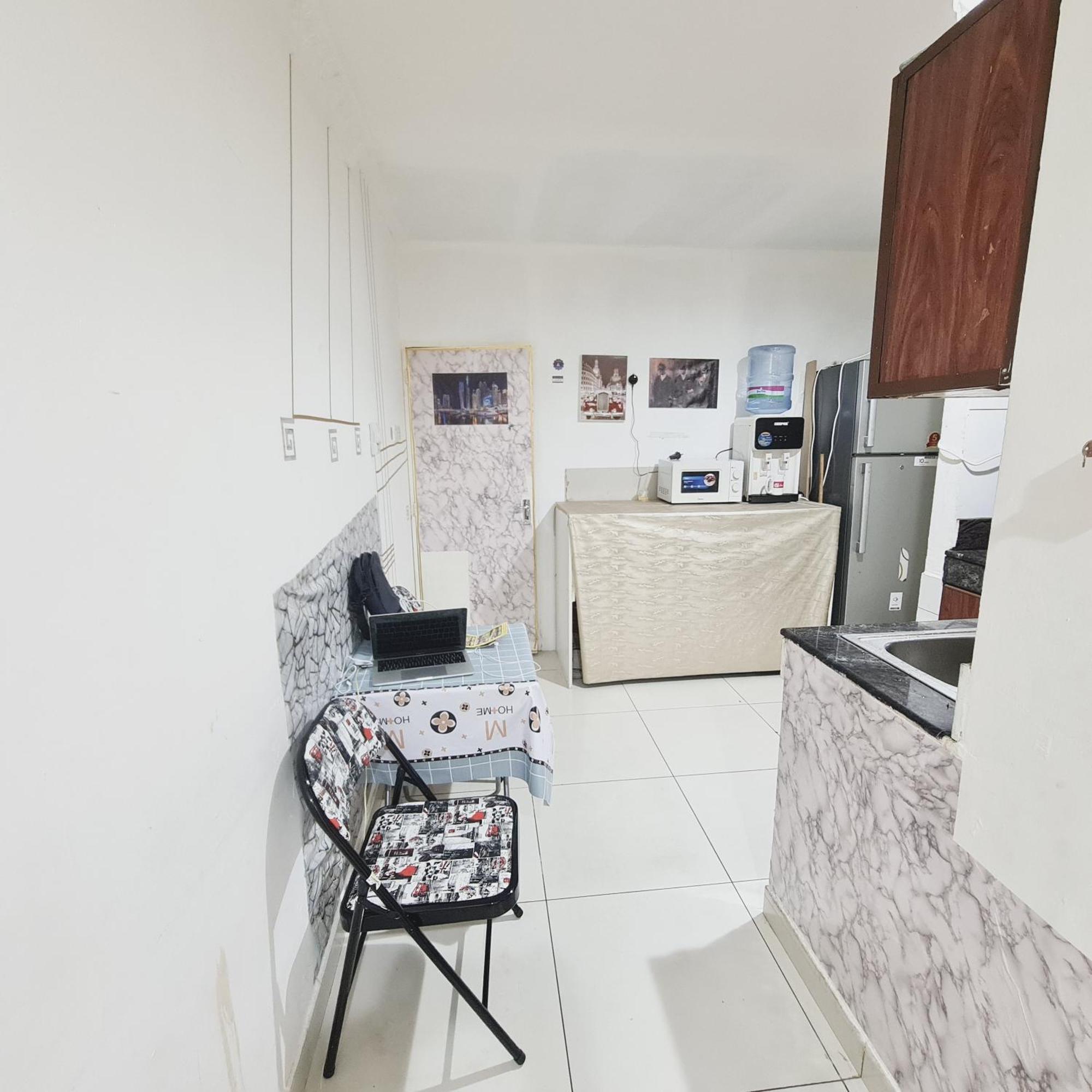 La Gold Capsule Men's Hostel *