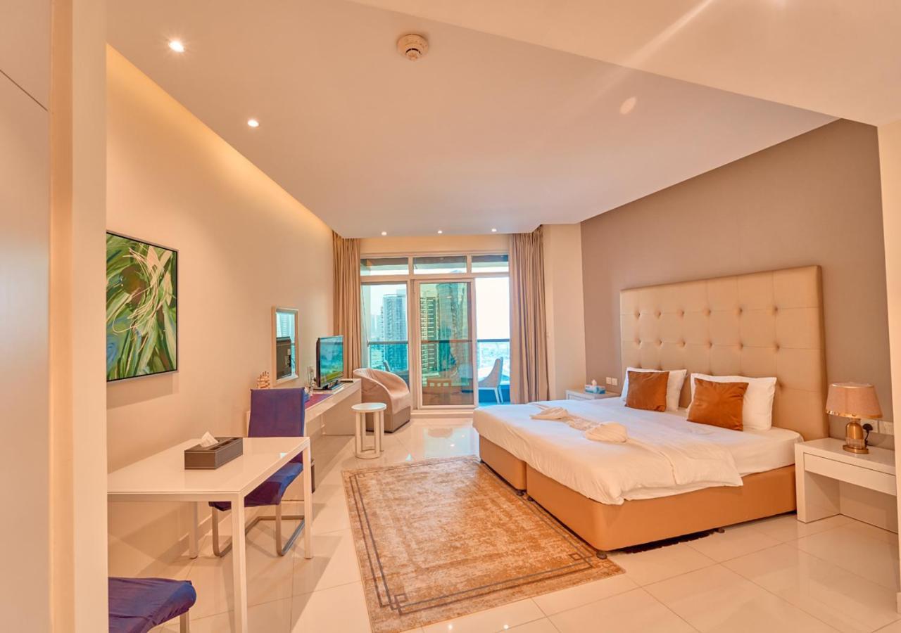 Cozy Studio Hideaway In Luxe Business Bay By Voye Homes Dubai