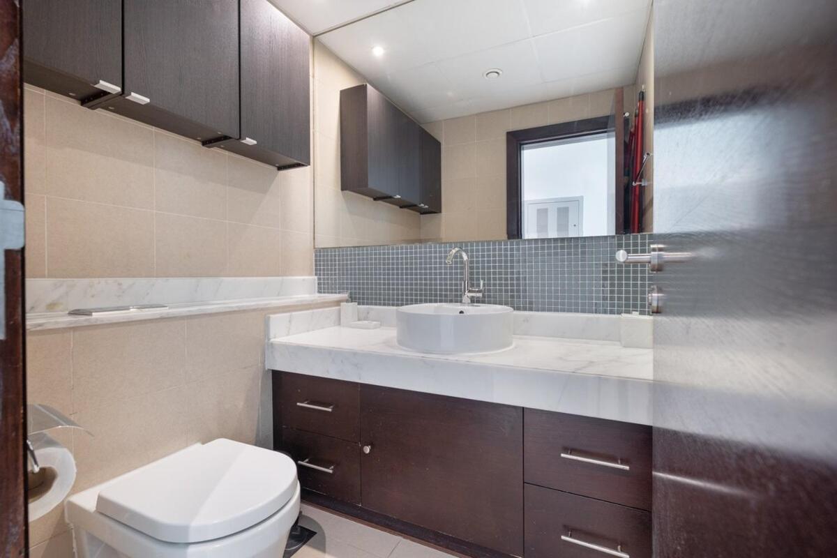Relaxing Stylish 1-bedroom Perfect For Family In Business Bay Dubai