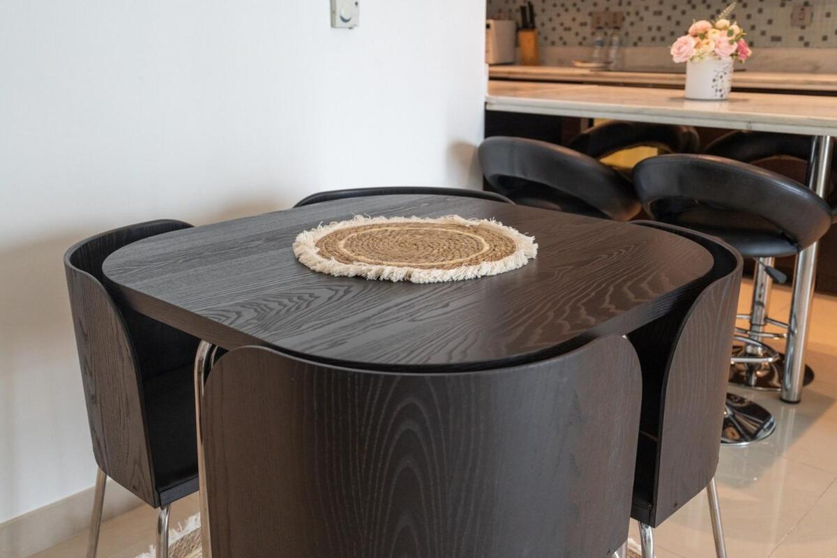 Relaxing Stylish 1-bedroom Perfect For Family In Business Bay Apartment