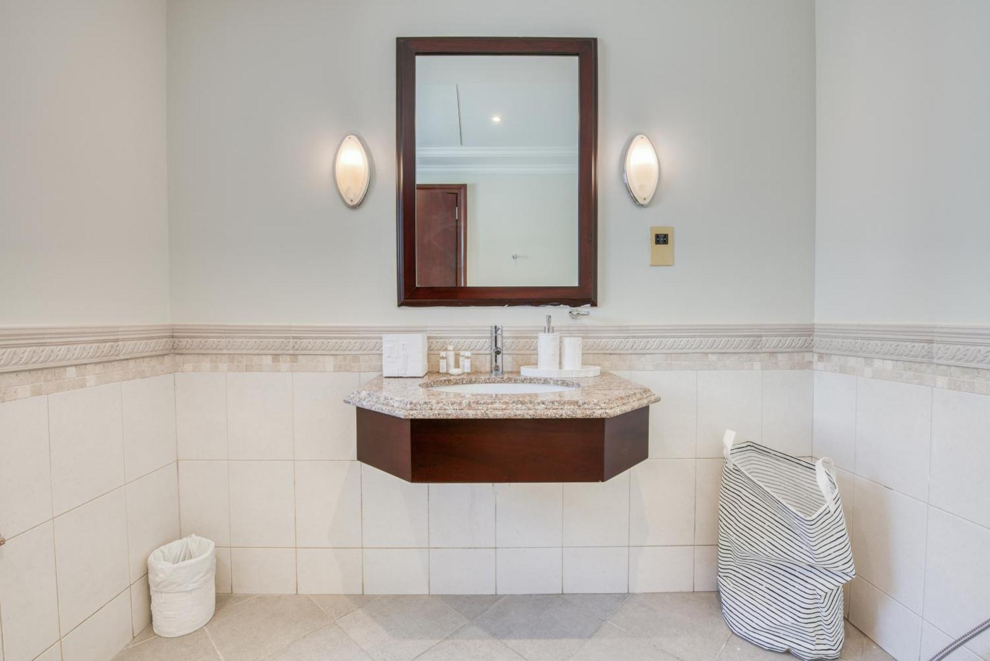 Luxurious With Access & Private Pool *