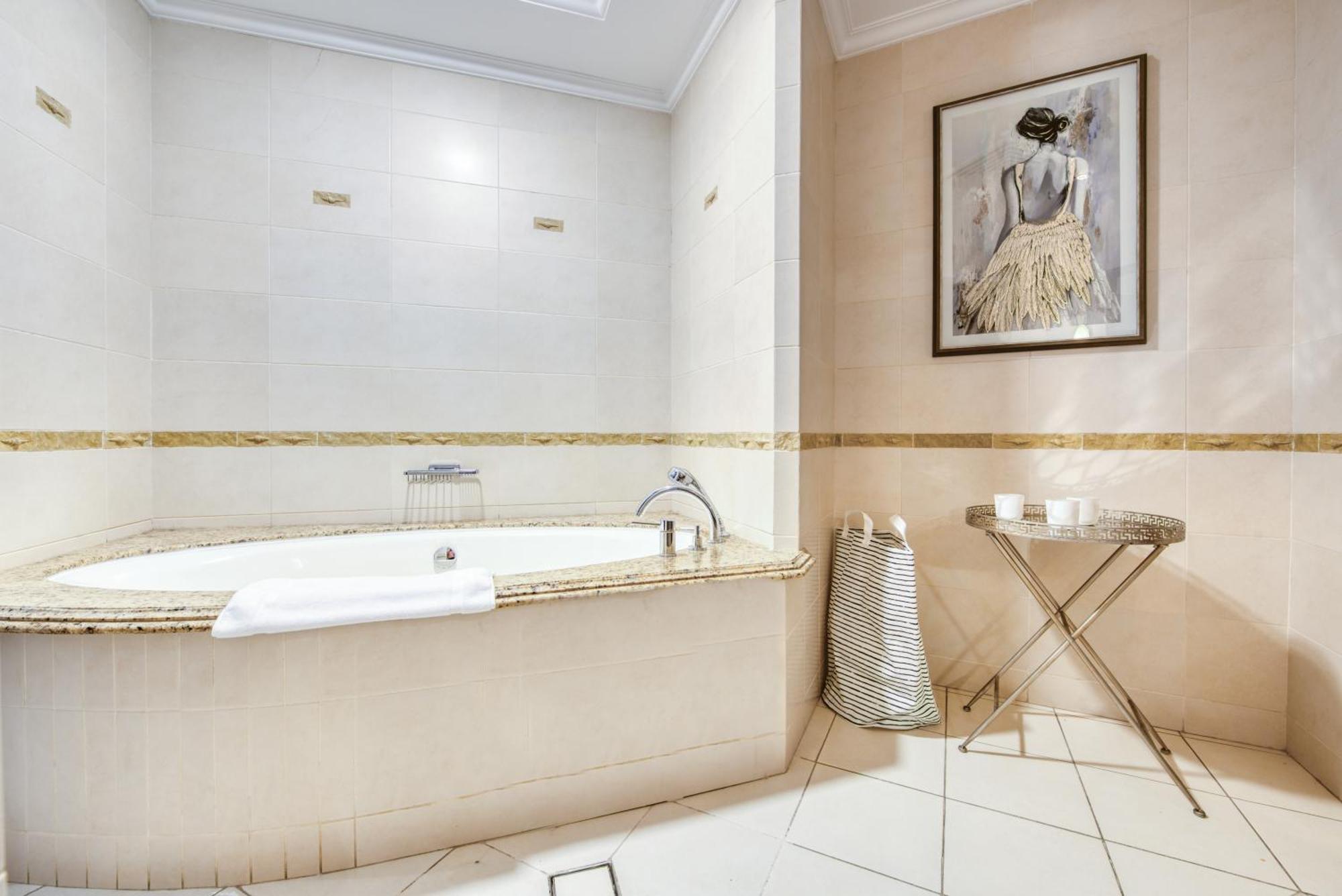 Villa Luxurious With Access & Private Pool Dubai