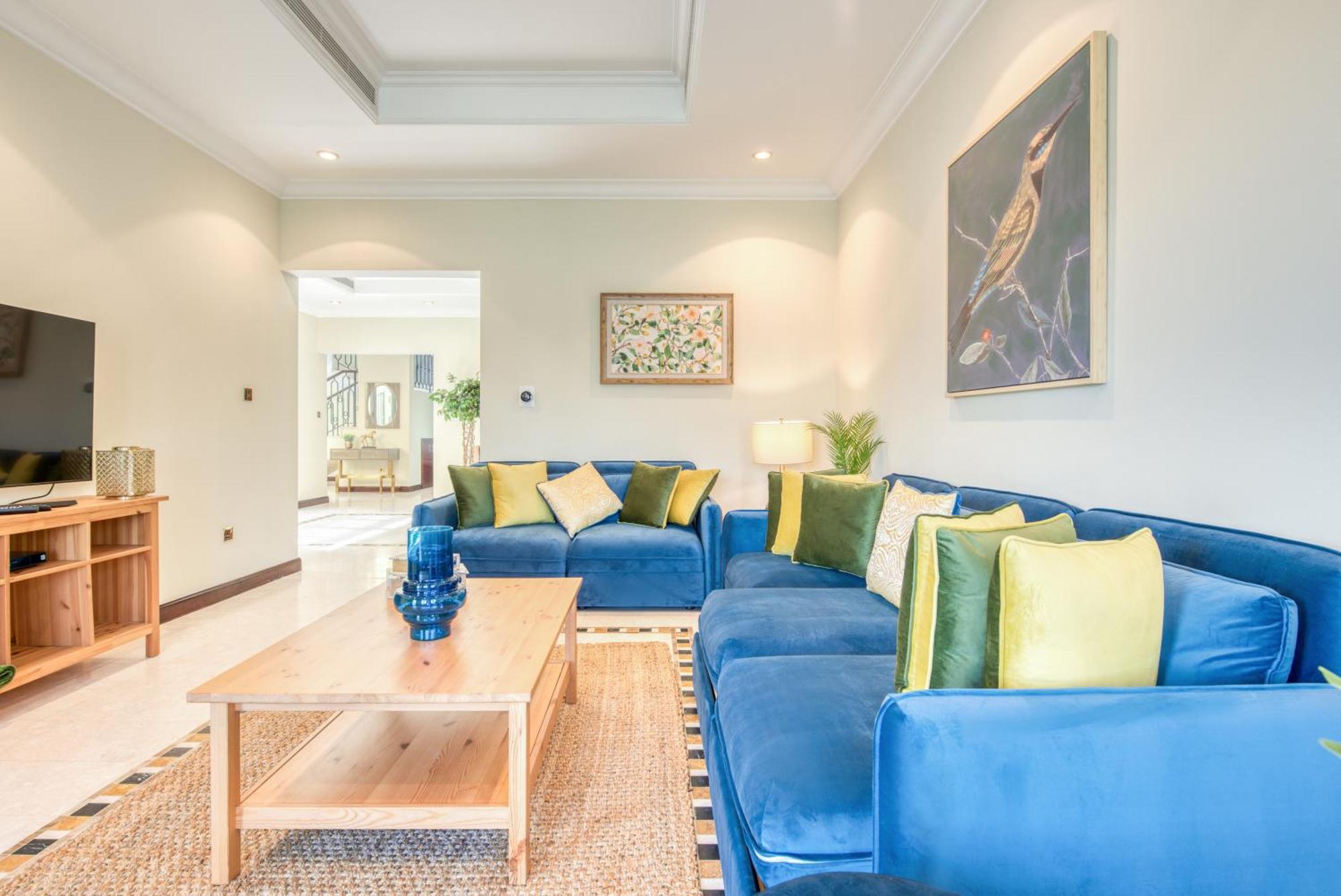 Luxurious With Access & Private Pool * Dubai