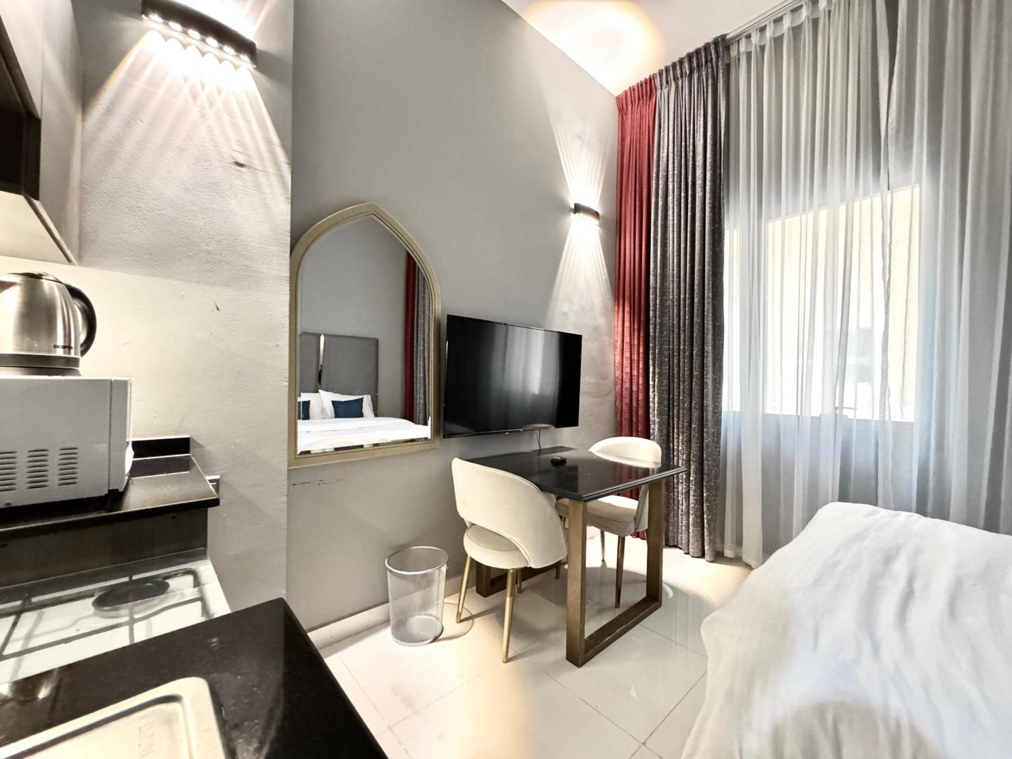 Al Manara Classic Deluxe Apartment Dubai