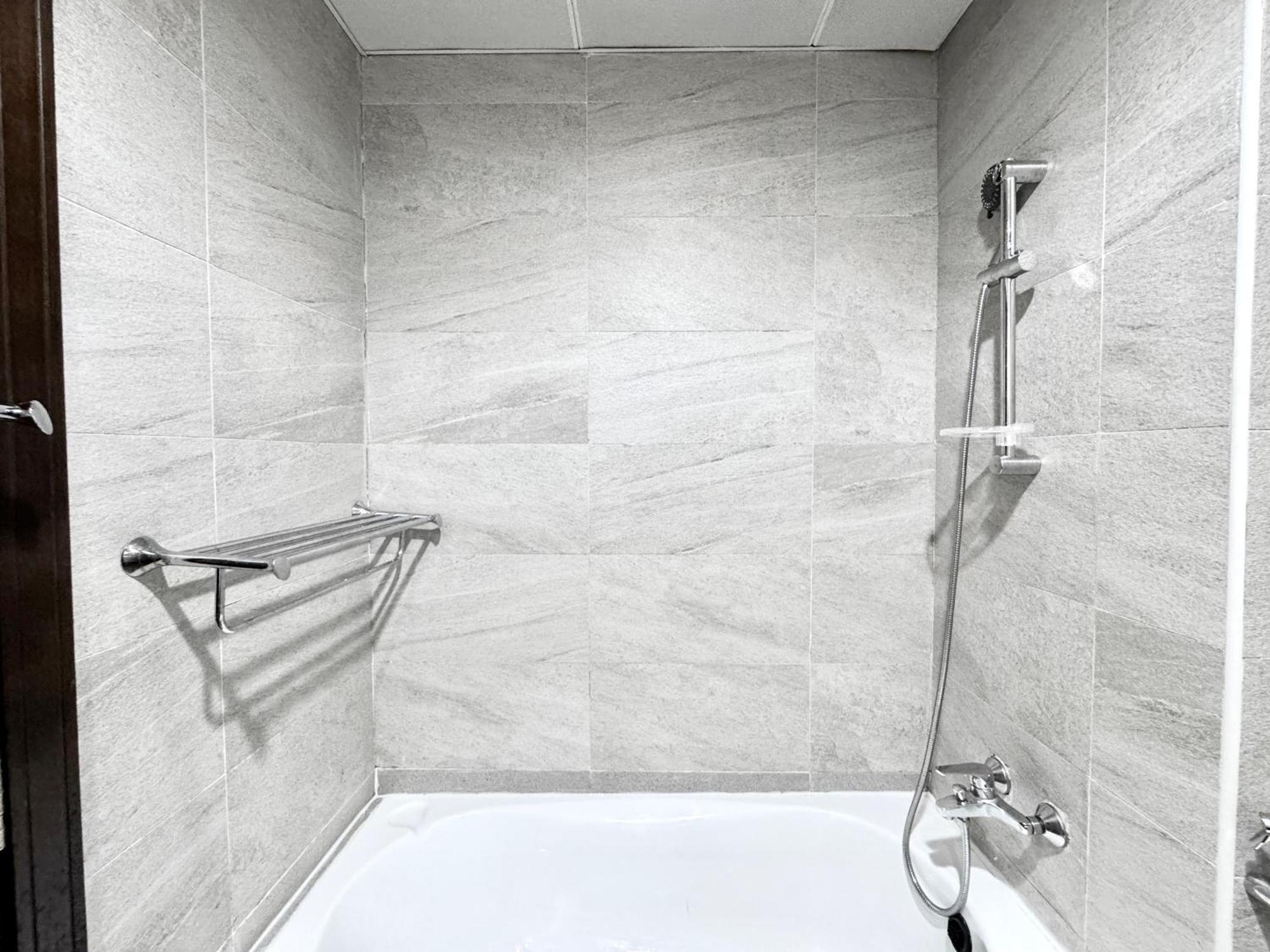 Al Manara Classic Deluxe *