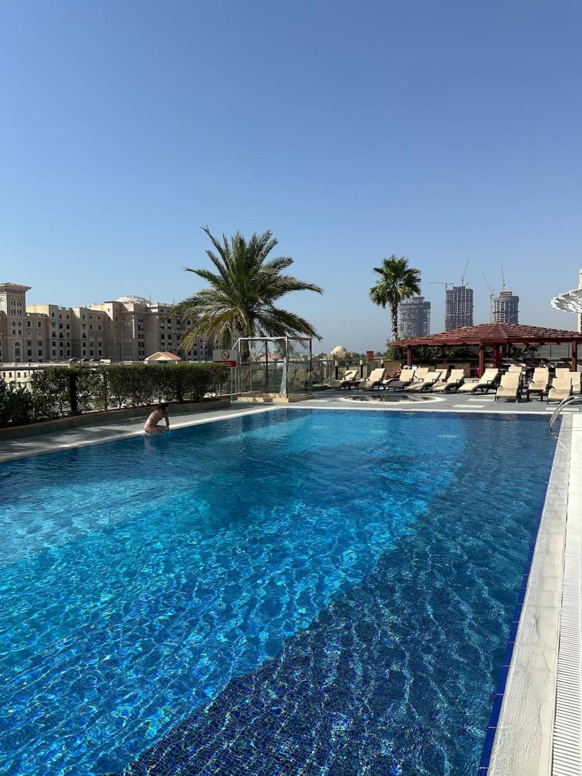 Ocean Heights Palm View 1 Bedroom Apartment *