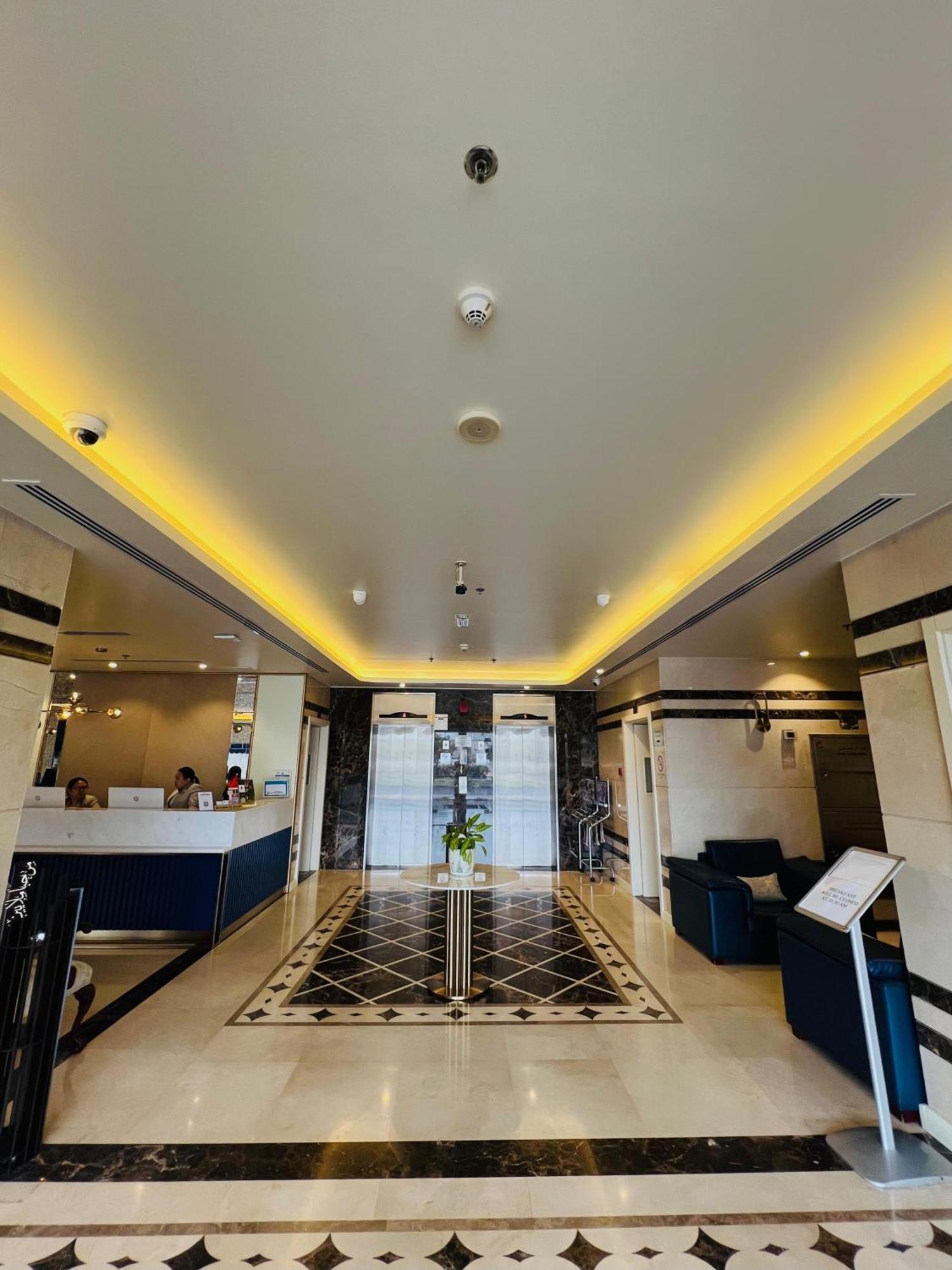 Baity Aparthotel 3*