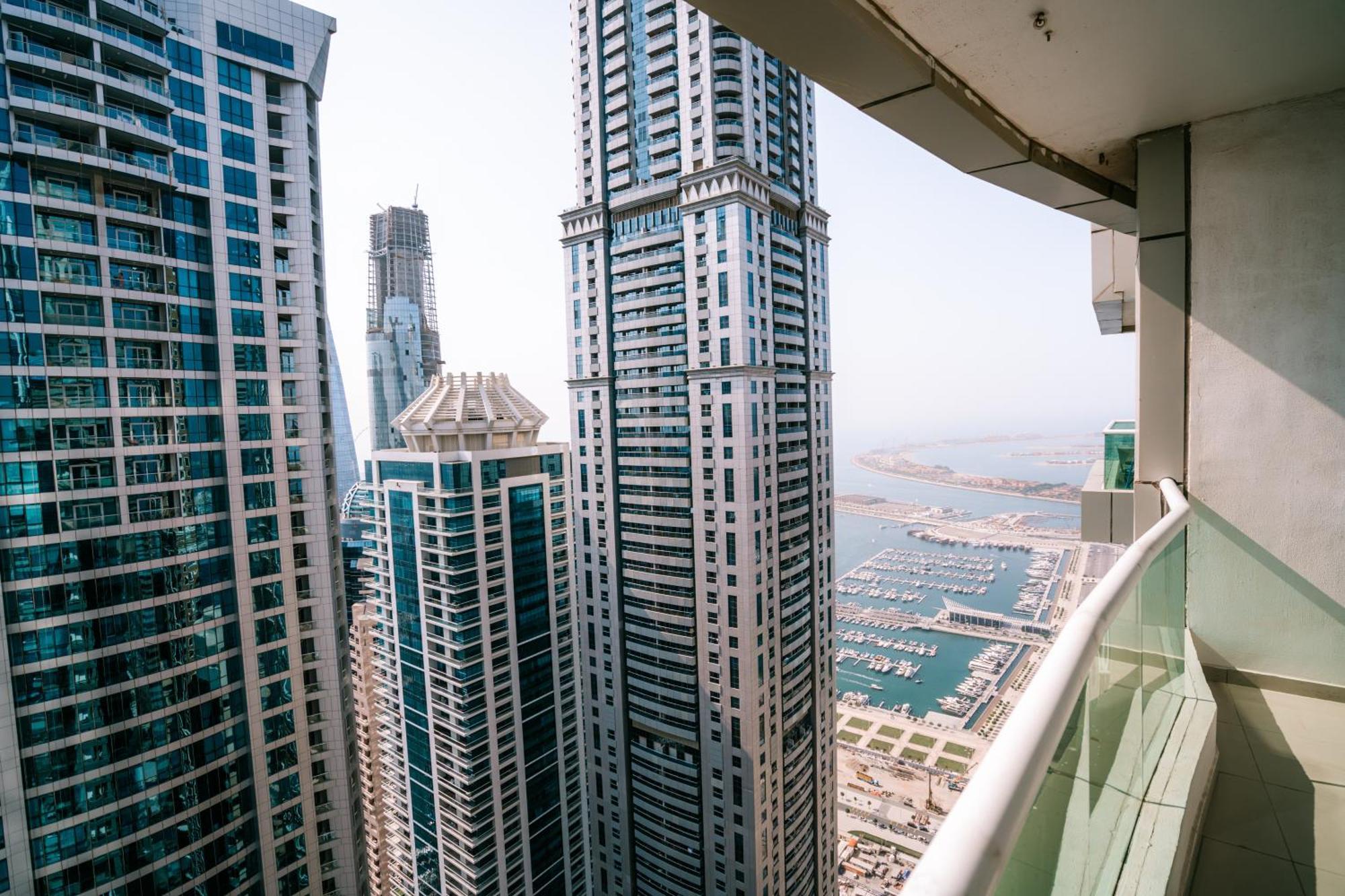 Stunning Palm Island And Arabian Sea Views On 67th Dubai