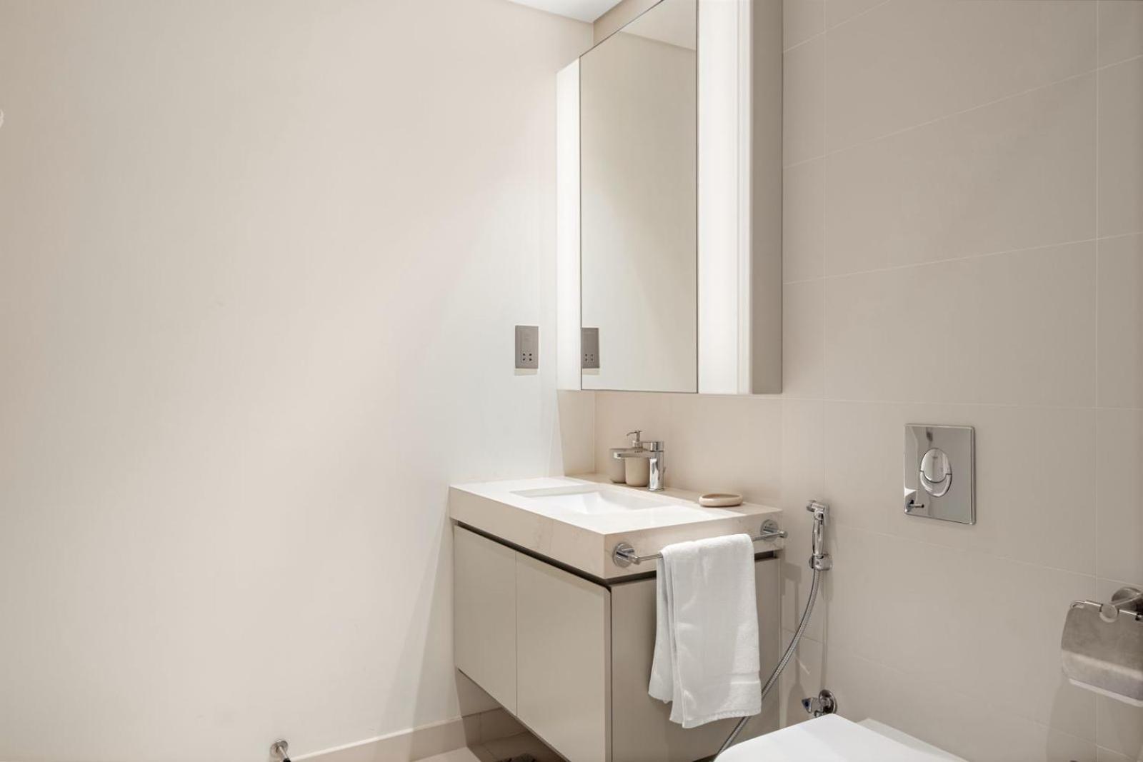 Luxury 1br In Sunrise Bay Apartment *