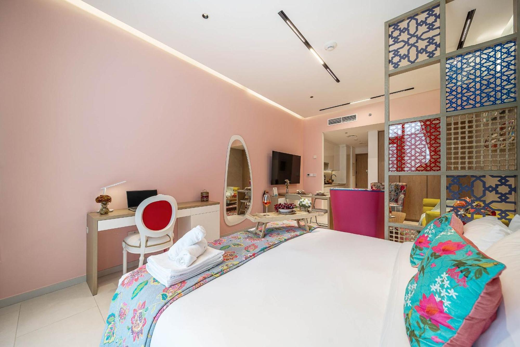 Airstay - Vibrant With Canal Views - Near Burj Khalifa - Monthly Offer Available Dubai
