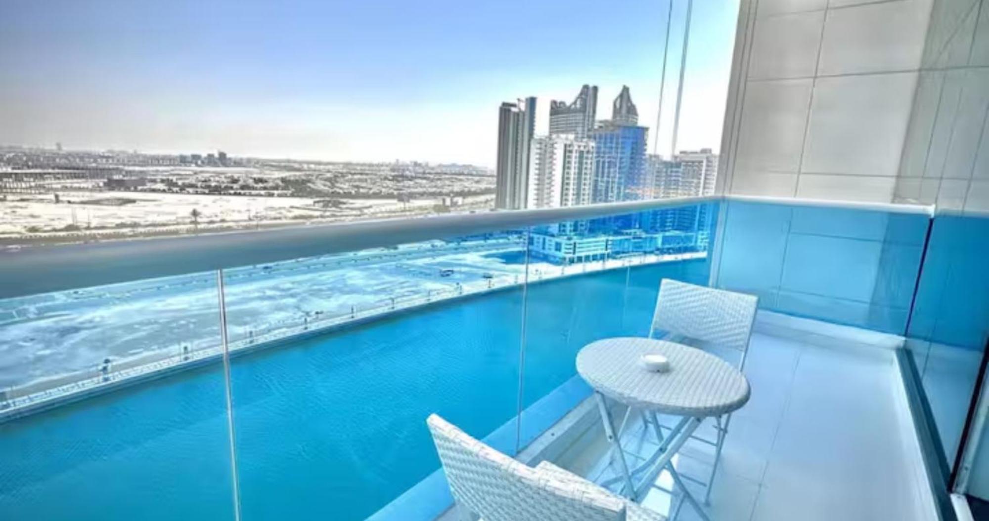 Majestic Tower Apartment *