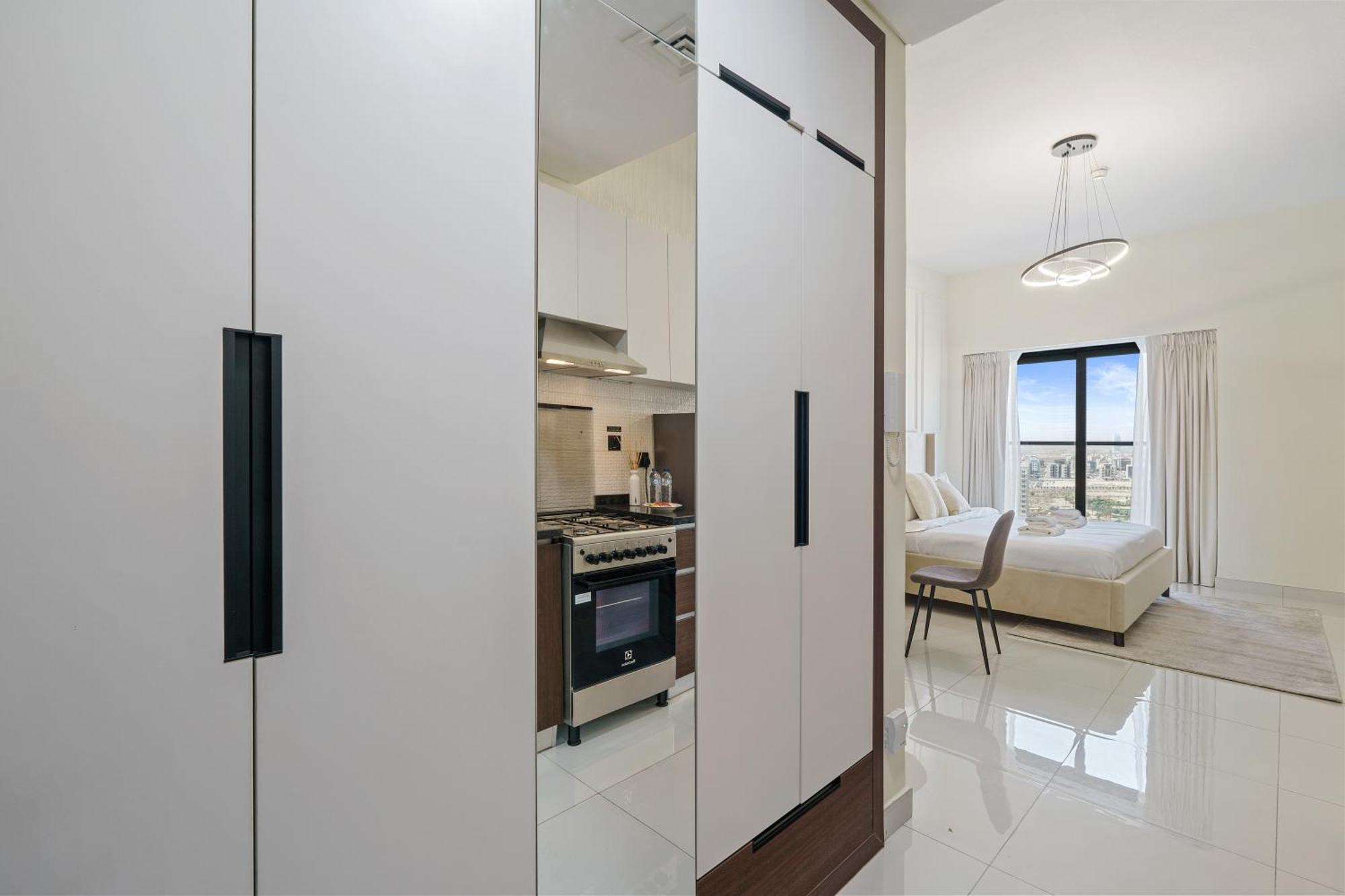 Apartment Modern With Amenities Ideal Location