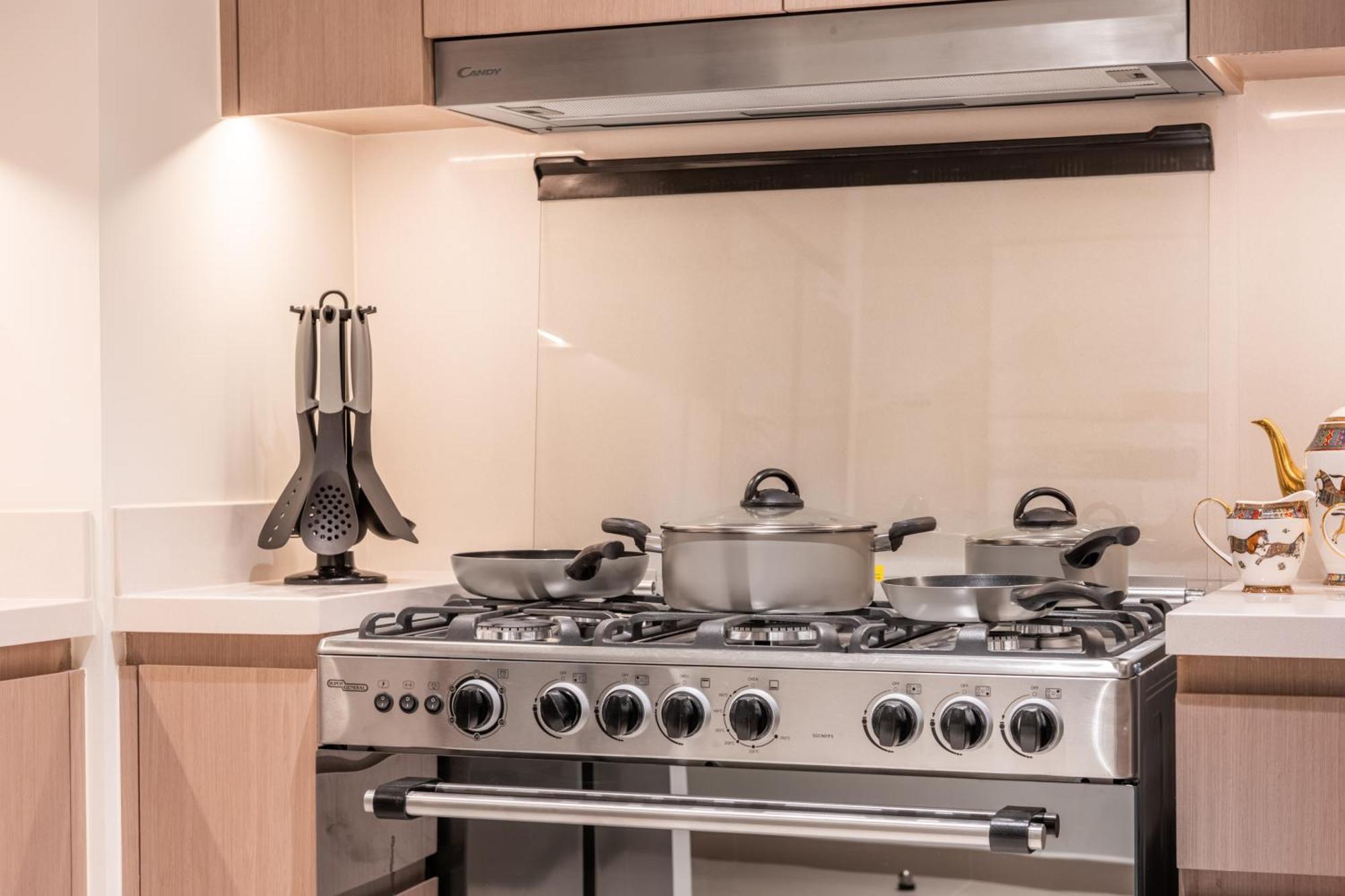 Apartment Luxury 4br With Hermes Touch & Burj Khalifa View *