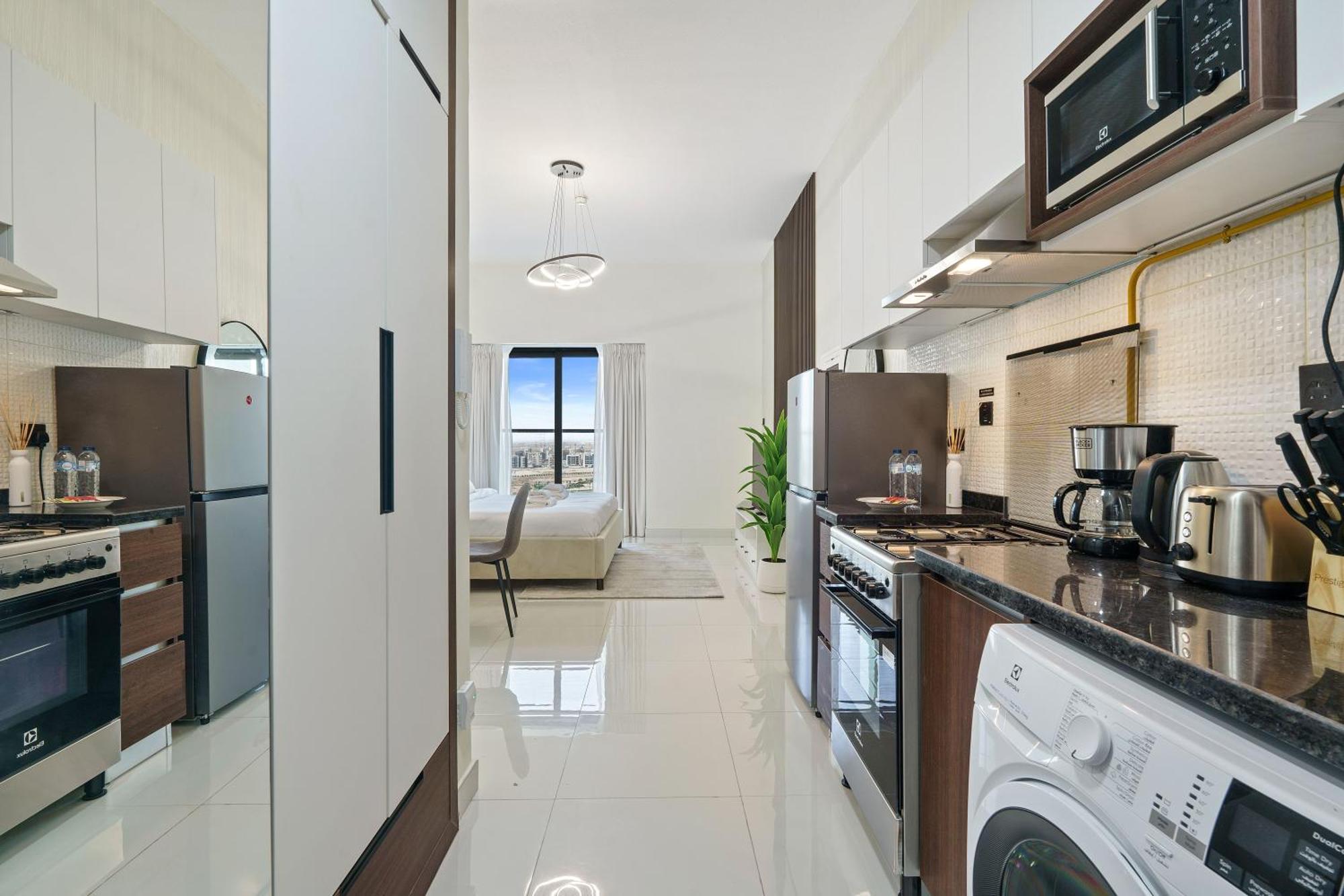Modern With Amenities Ideal Location Apartment *