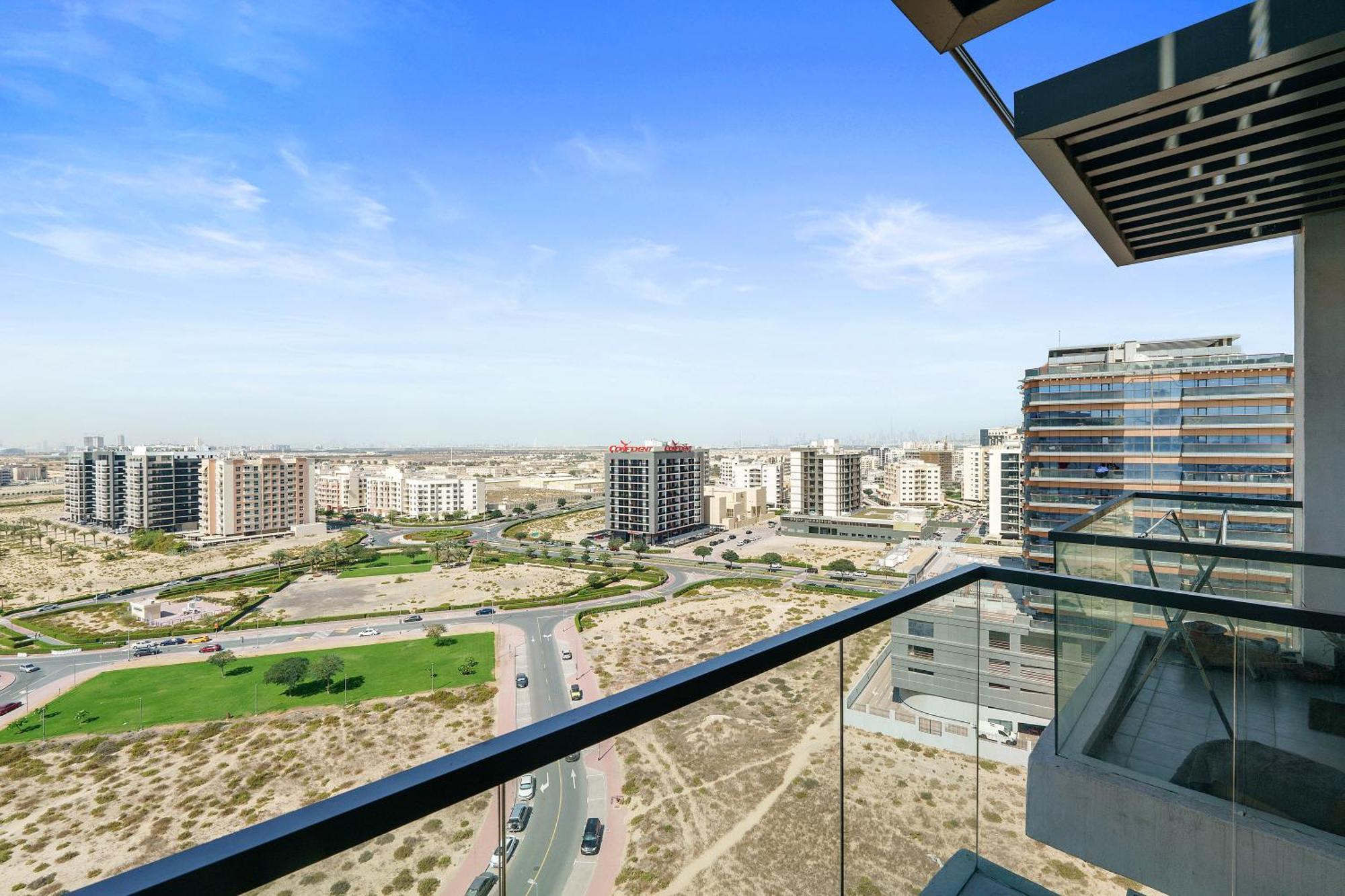 Apartment Modern With Amenities Ideal Location *