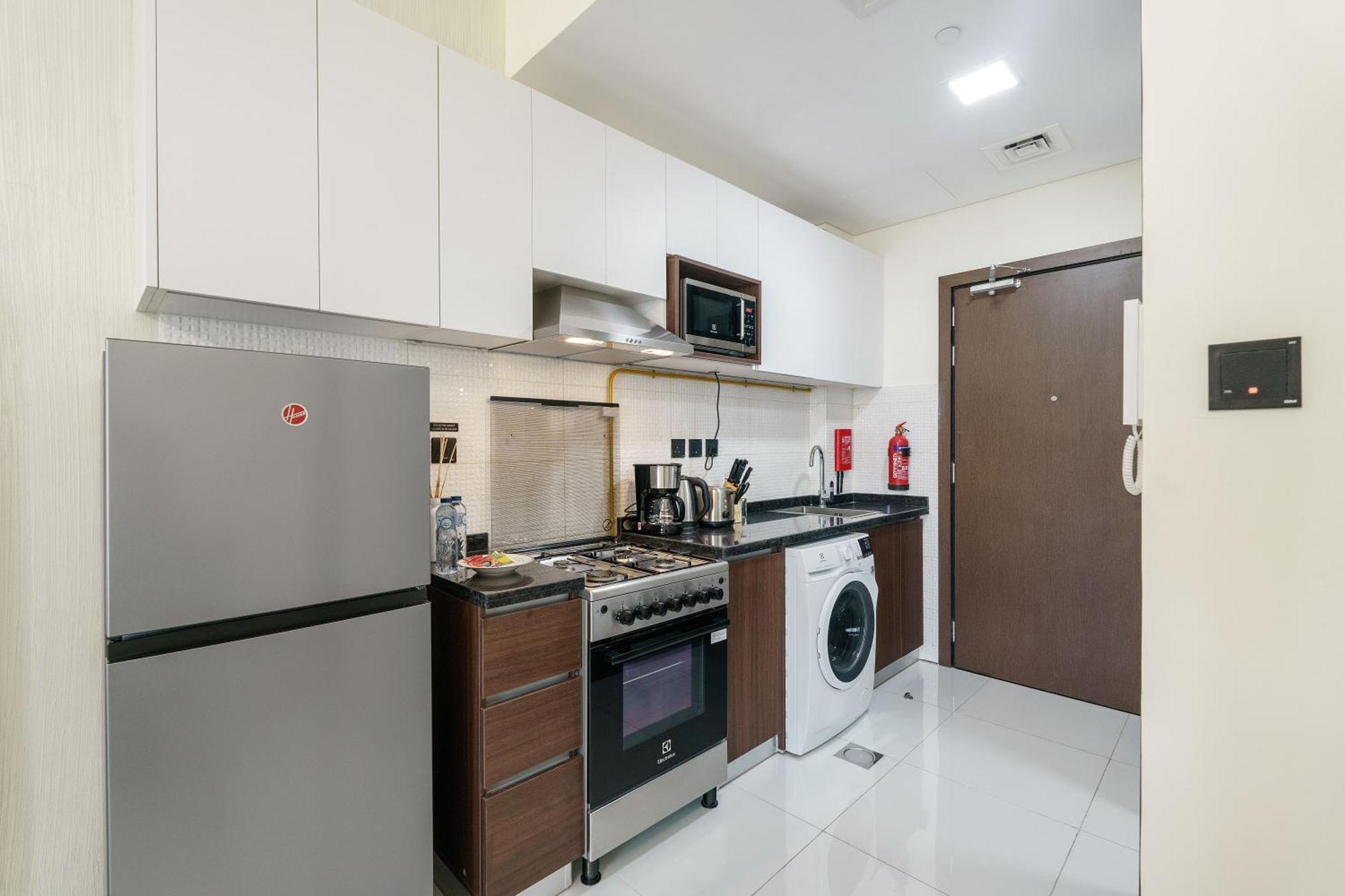 Apartment Modern With Amenities Ideal Location