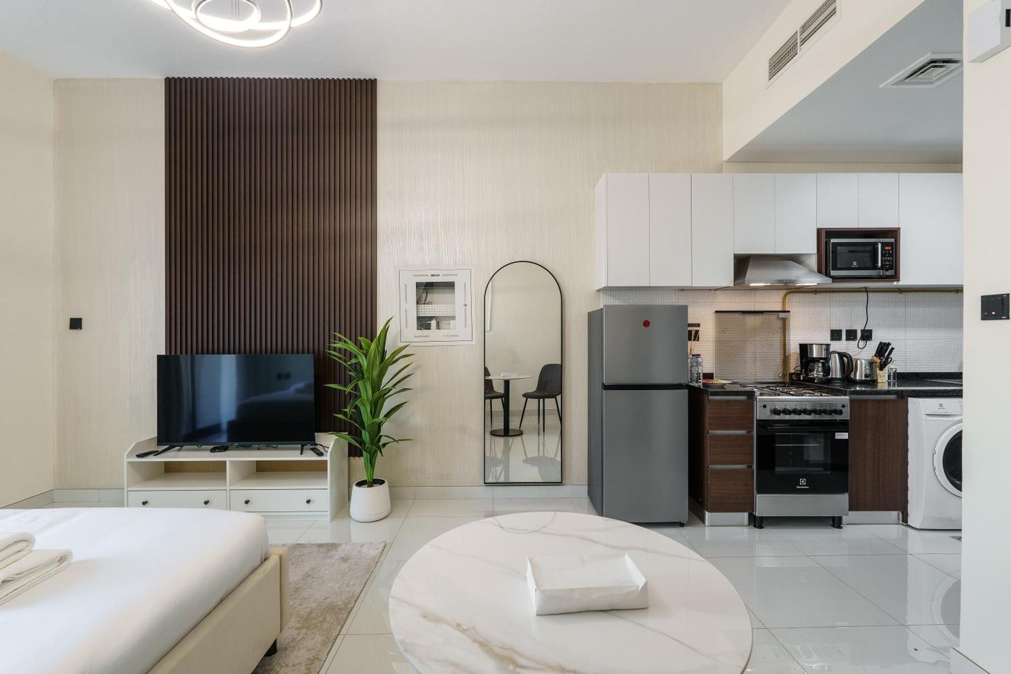 Modern With Amenities Ideal Location * Dubai
