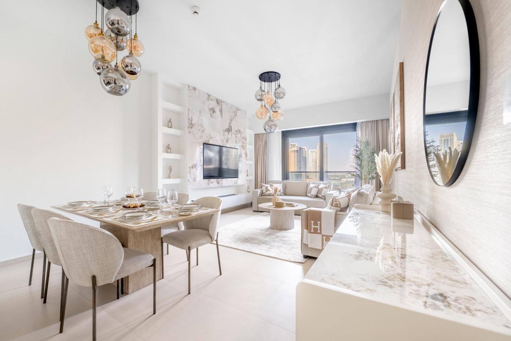 Luxury 4br With Hermes Touch & Burj Khalifa View * Dubai
