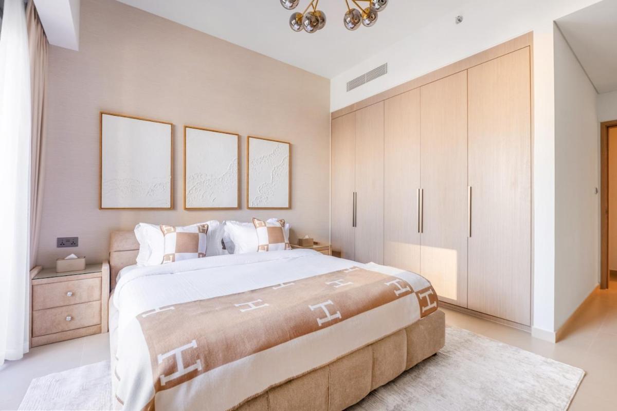 Apartment Luxury 4br With Hermes Touch & Burj Khalifa View *