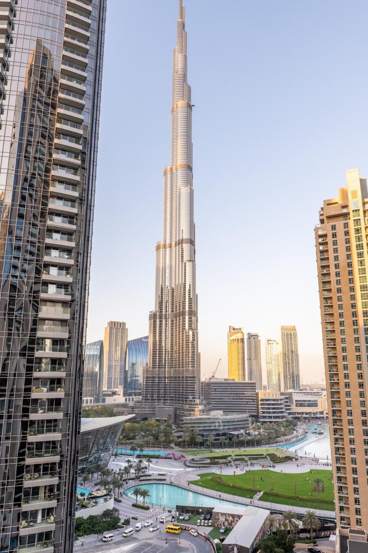 Luxury 4br With Hermes Touch & Burj Khalifa View Apartment Dubai