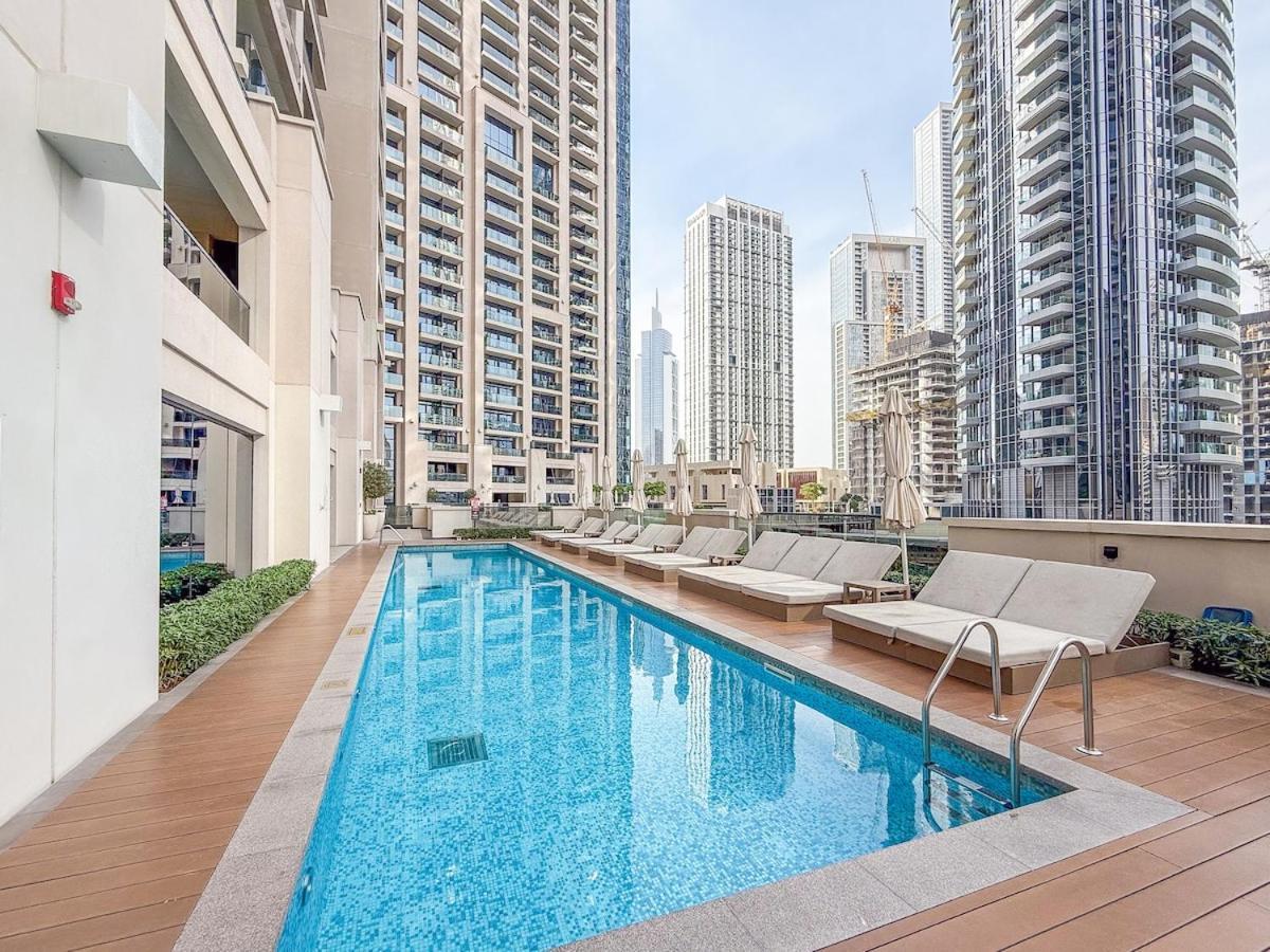 Luxury 4br With Hermes Touch & Burj Khalifa View Apartment *
