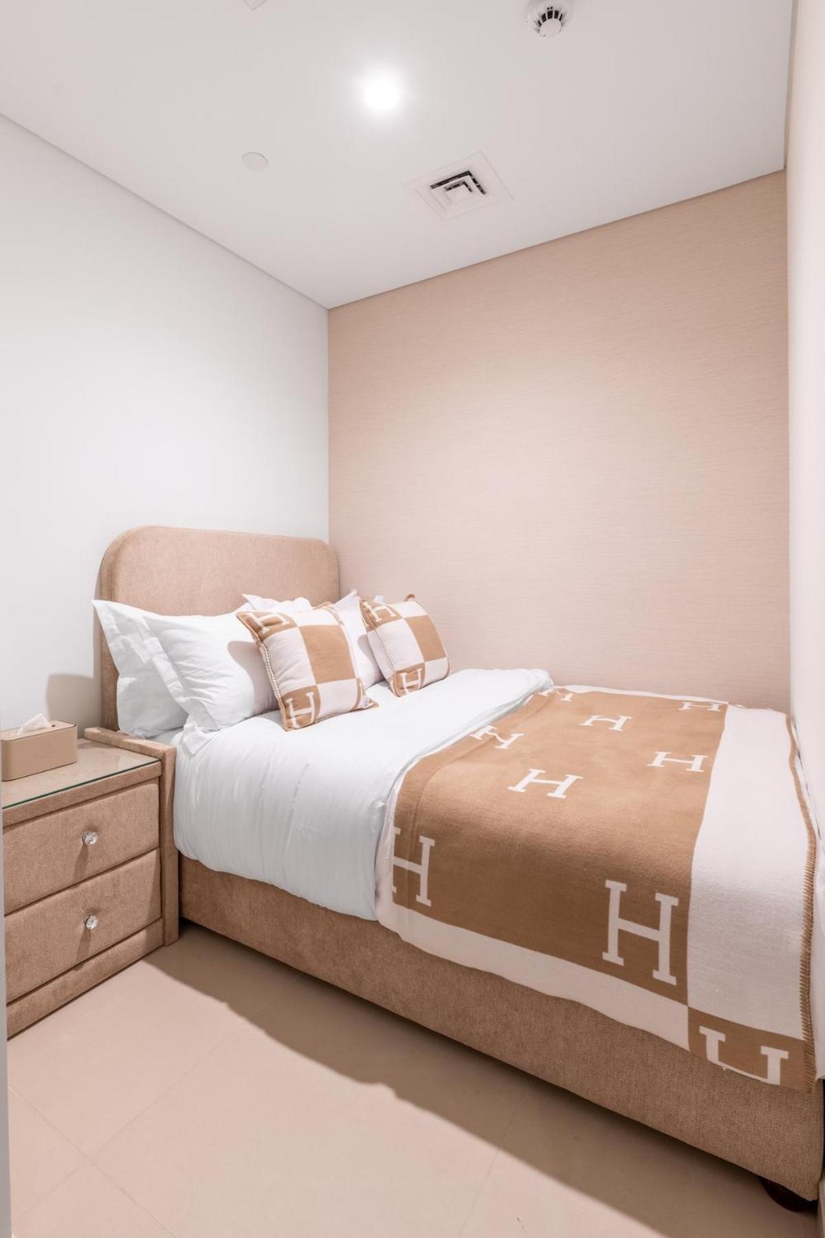 Apartment Luxury 4br With Hermes Touch & Burj Khalifa View *