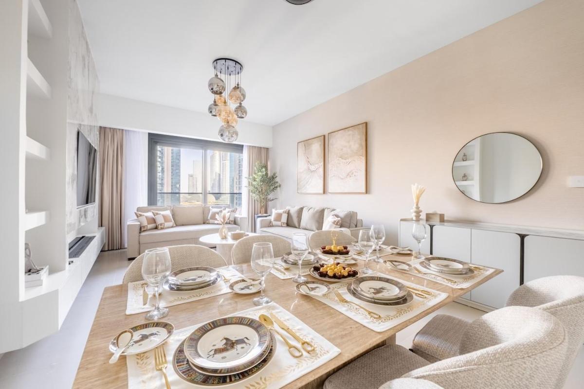 Luxury 4br With Hermes Touch & Burj Khalifa View Apartment Dubai