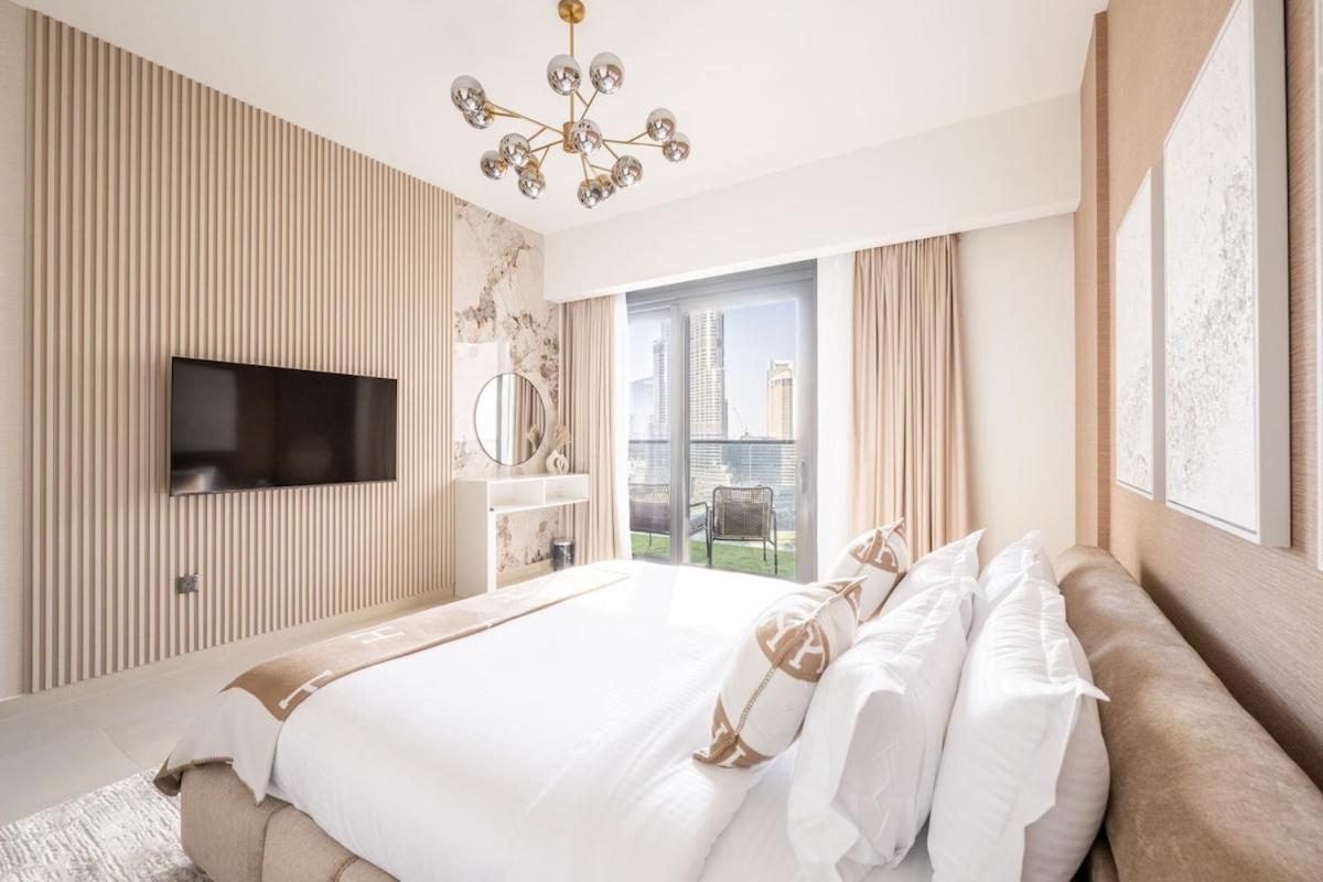 Luxury 4br With Hermes Touch & Burj Khalifa View * Dubai