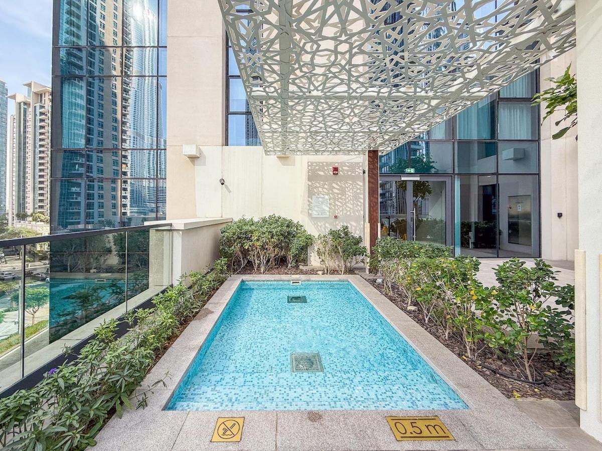 Luxury 4br With Hermes Touch & Burj Khalifa View Apartment *