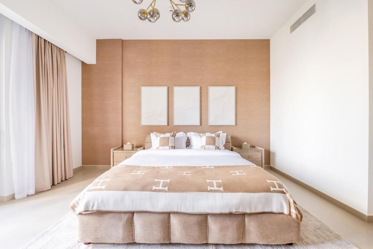 Apartment Luxury 4br With Hermes Touch & Burj Khalifa View Dubai