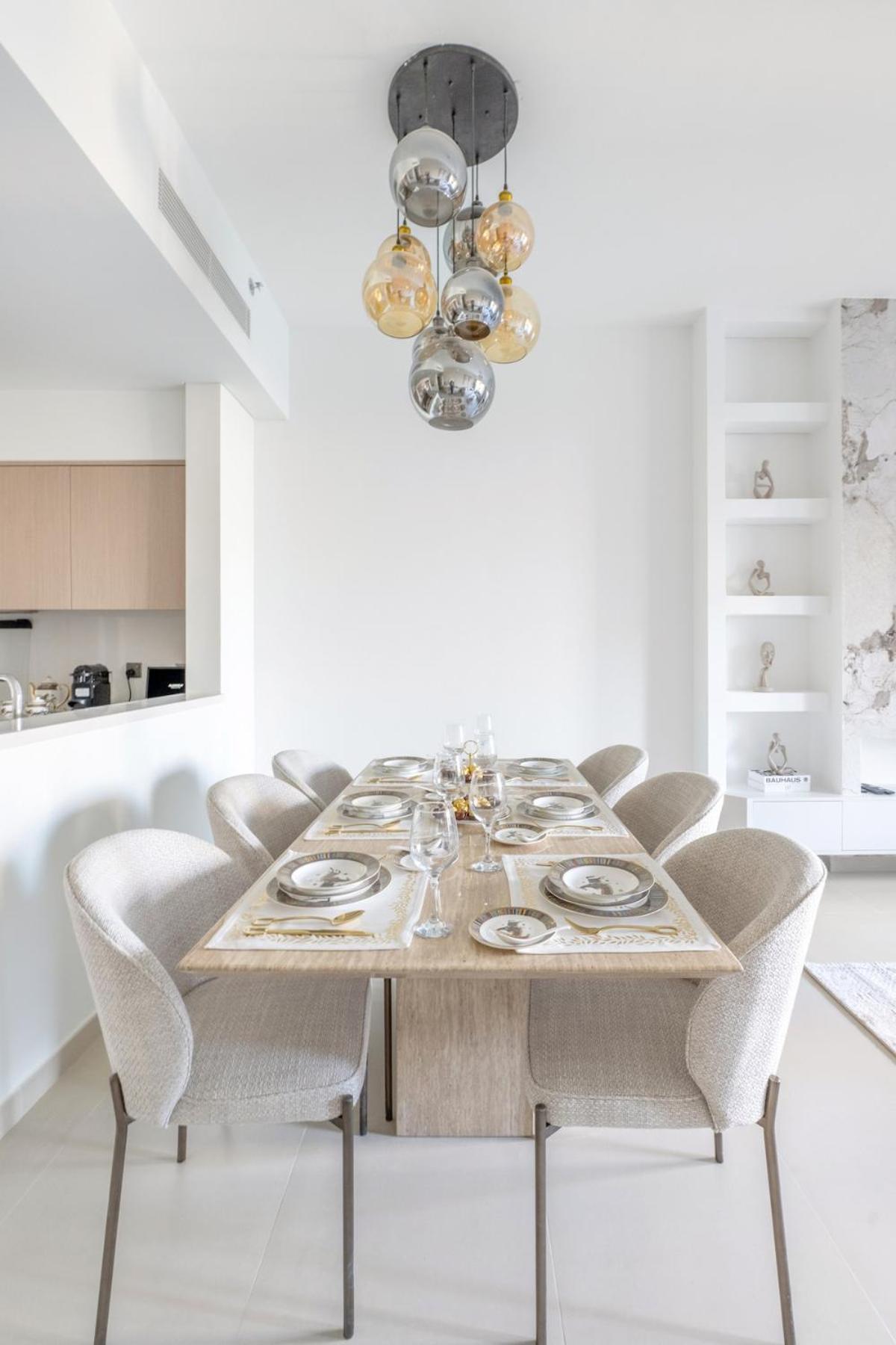 Luxury 4br With Hermes Touch & Burj Khalifa View * Dubai