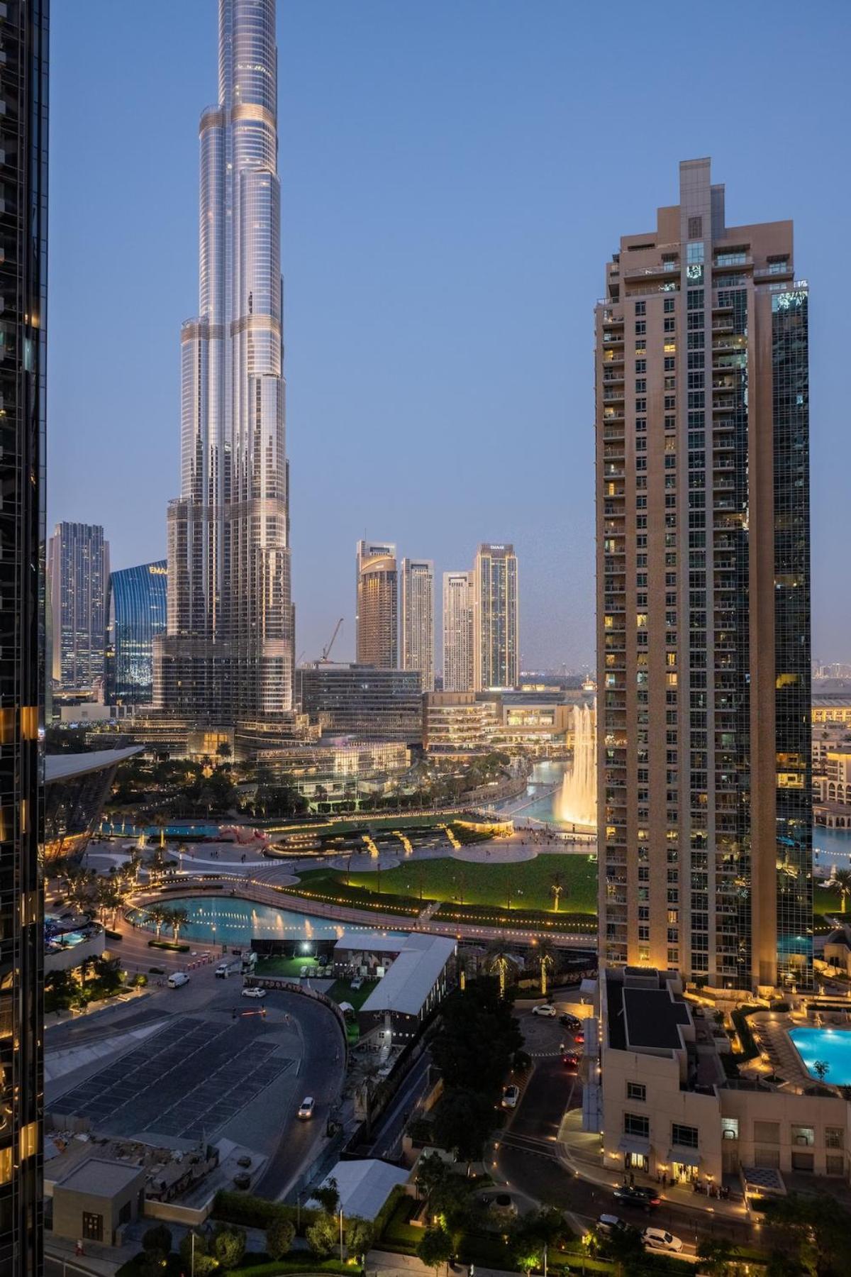 Luxury 4br With Hermes Touch & Burj Khalifa View Apartment *