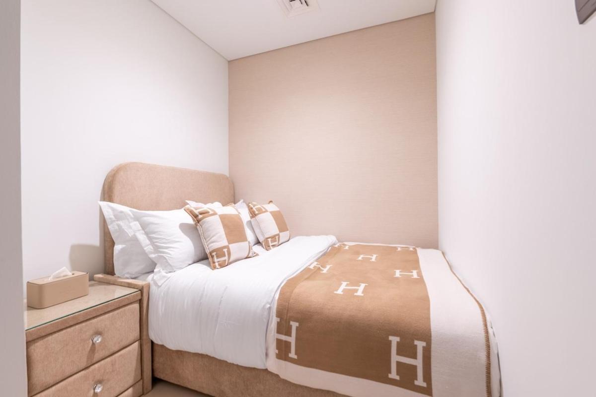 Luxury 4br With Hermes Touch & Burj Khalifa View *